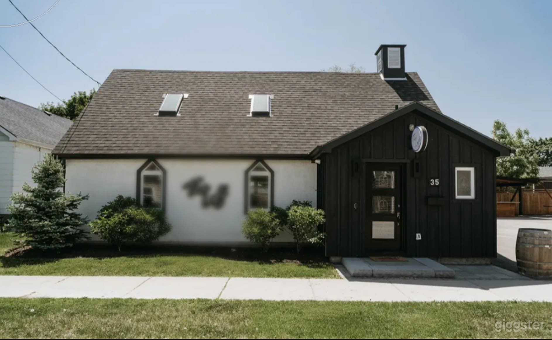 Industrial Loft/Office close to waterfront and downtown Photo 1