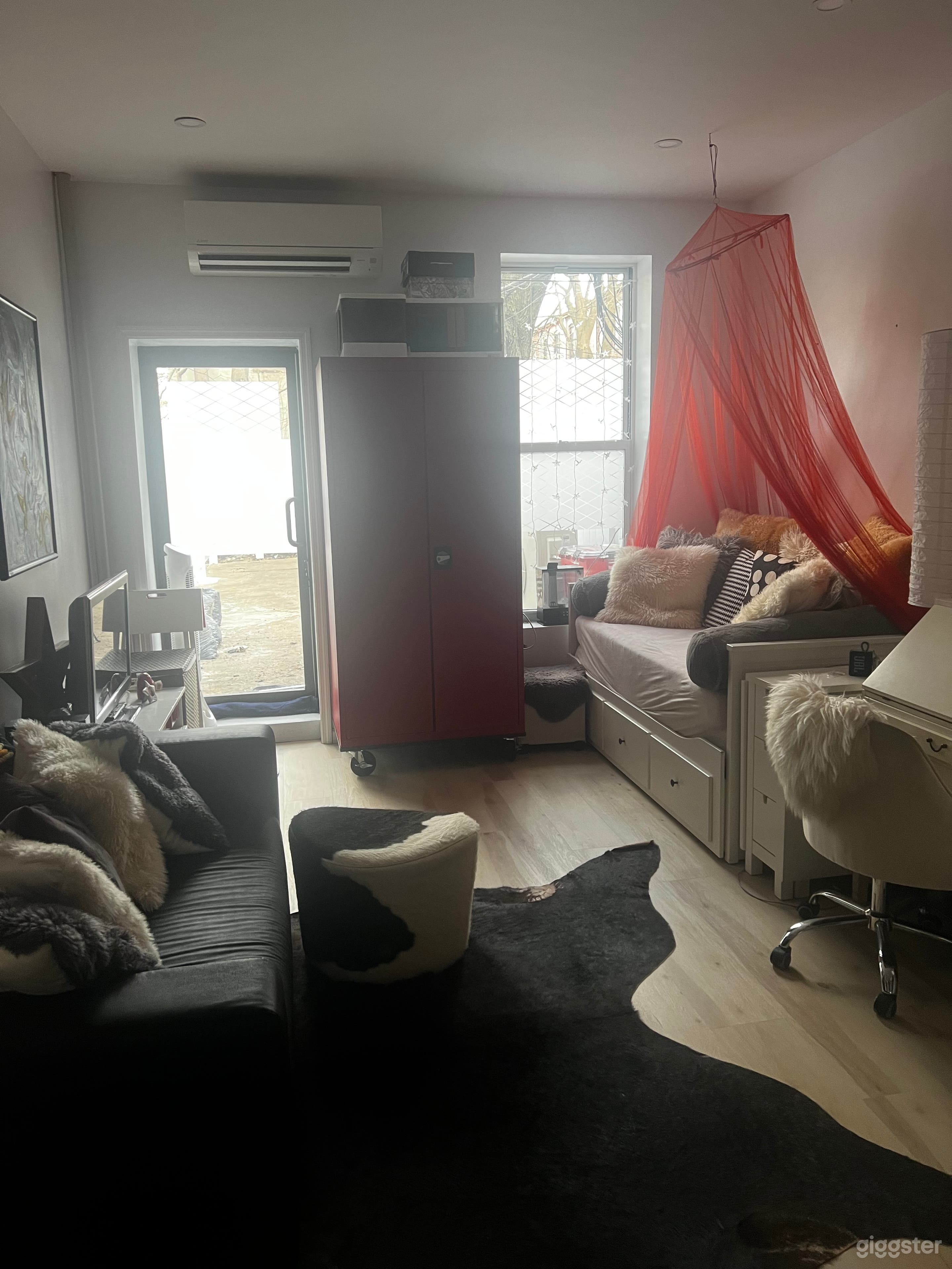 Cozy studio living area. 