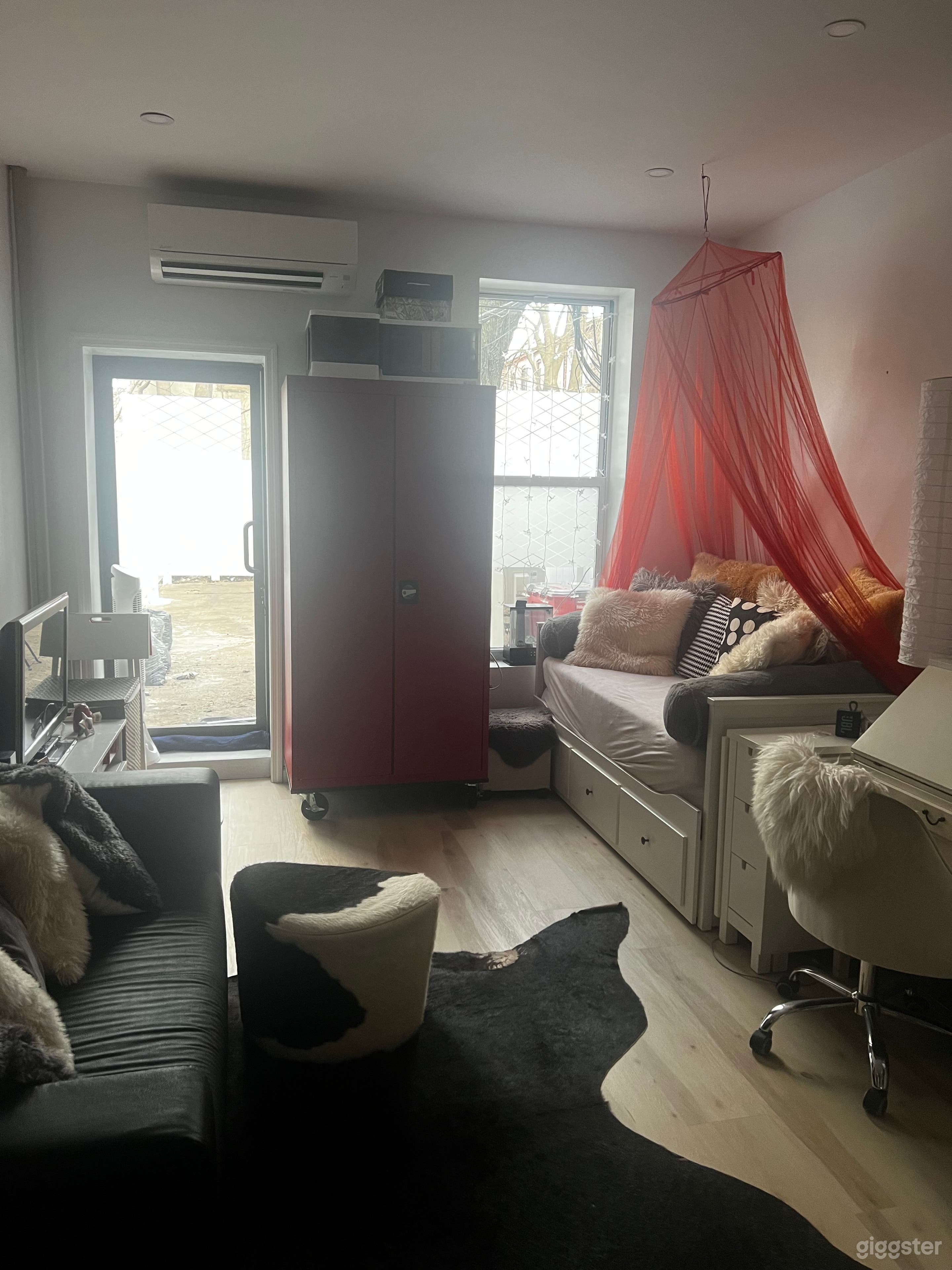 Studio apartment view as you walk in. 