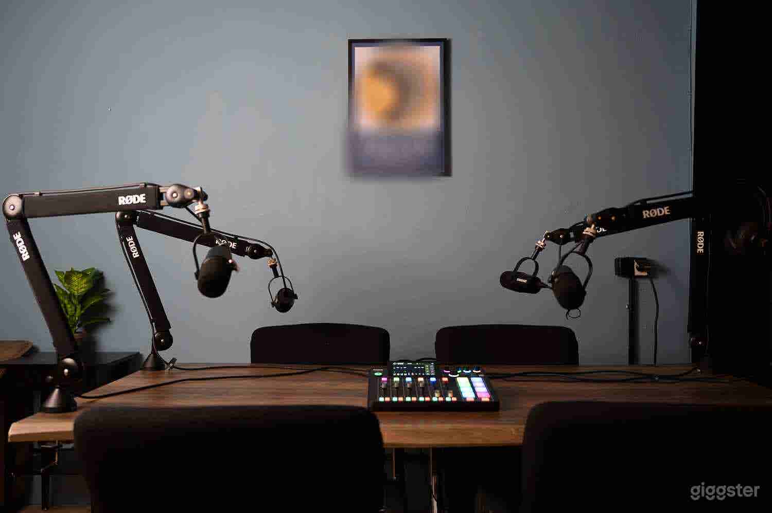 Recording/Podcast Studio in the Heart of Berlin Neukölln Photo 2