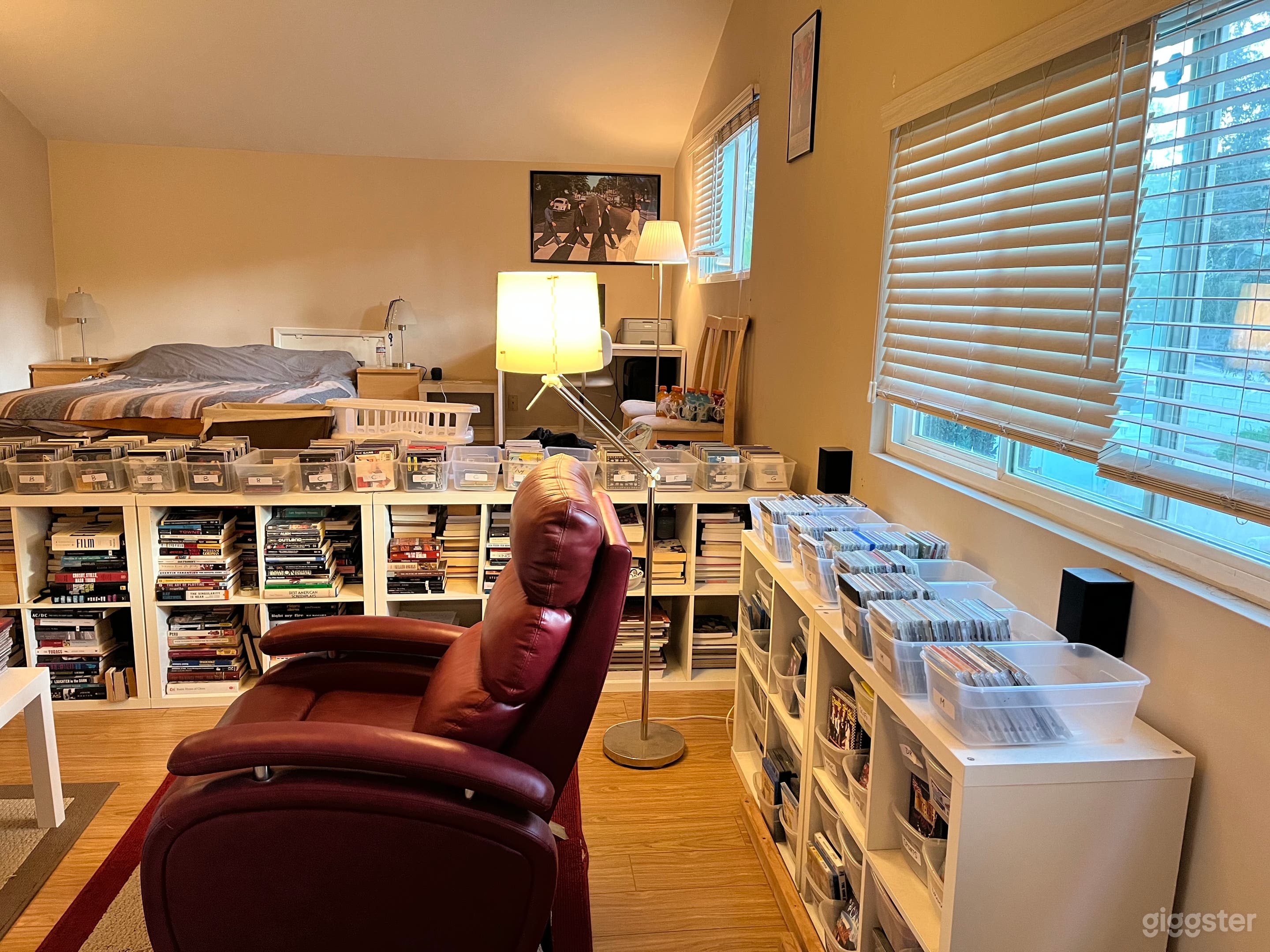 Architecturally unique 1969 contemporary home Photo 4