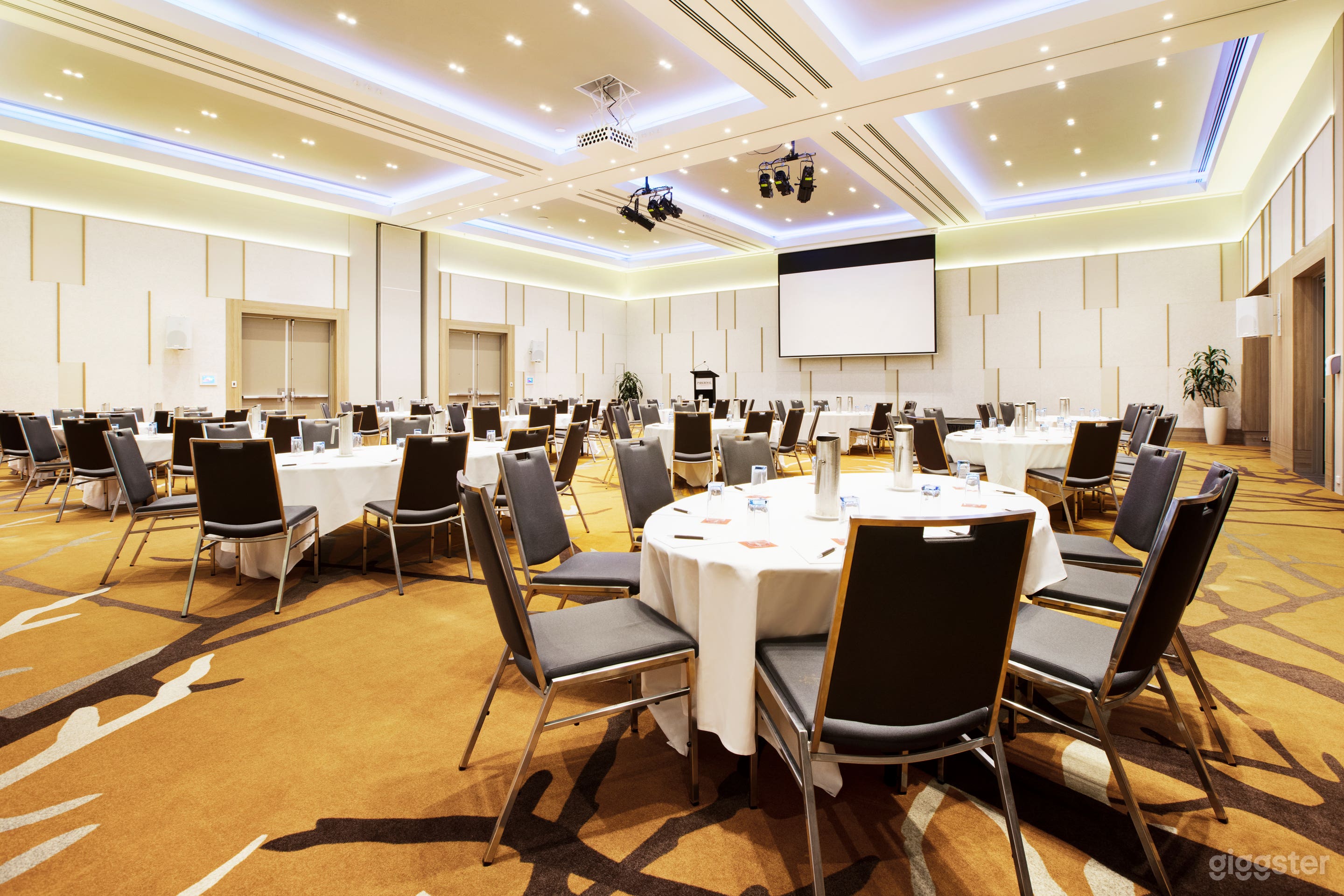 Governor's Ballroom Photo 1