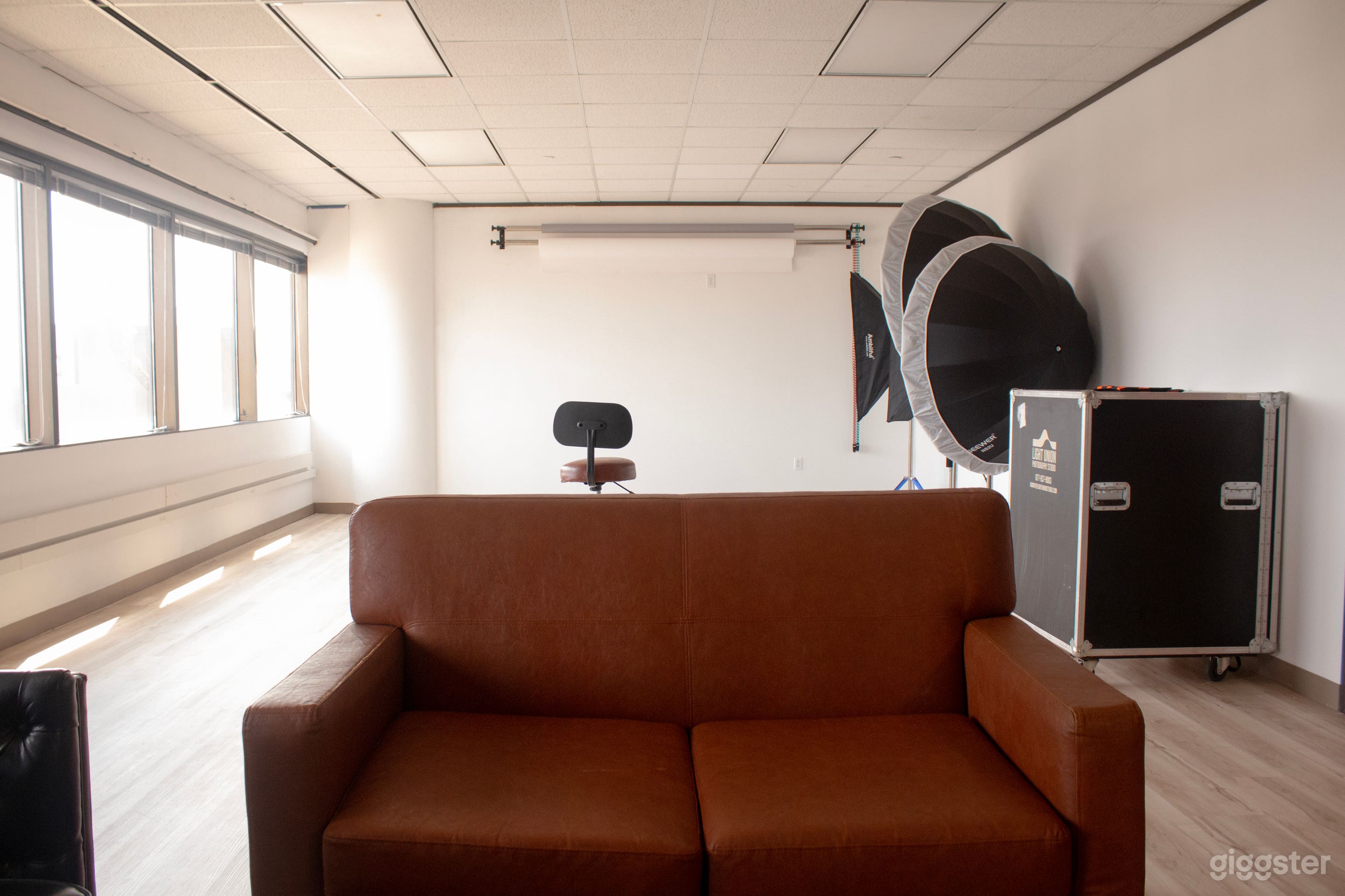 2 Studios in One! Natural Light & Technical Shooting Studio Photo 1