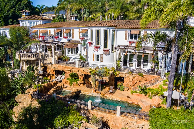   Stunning Backyard Oasis/Bel Air Villa 