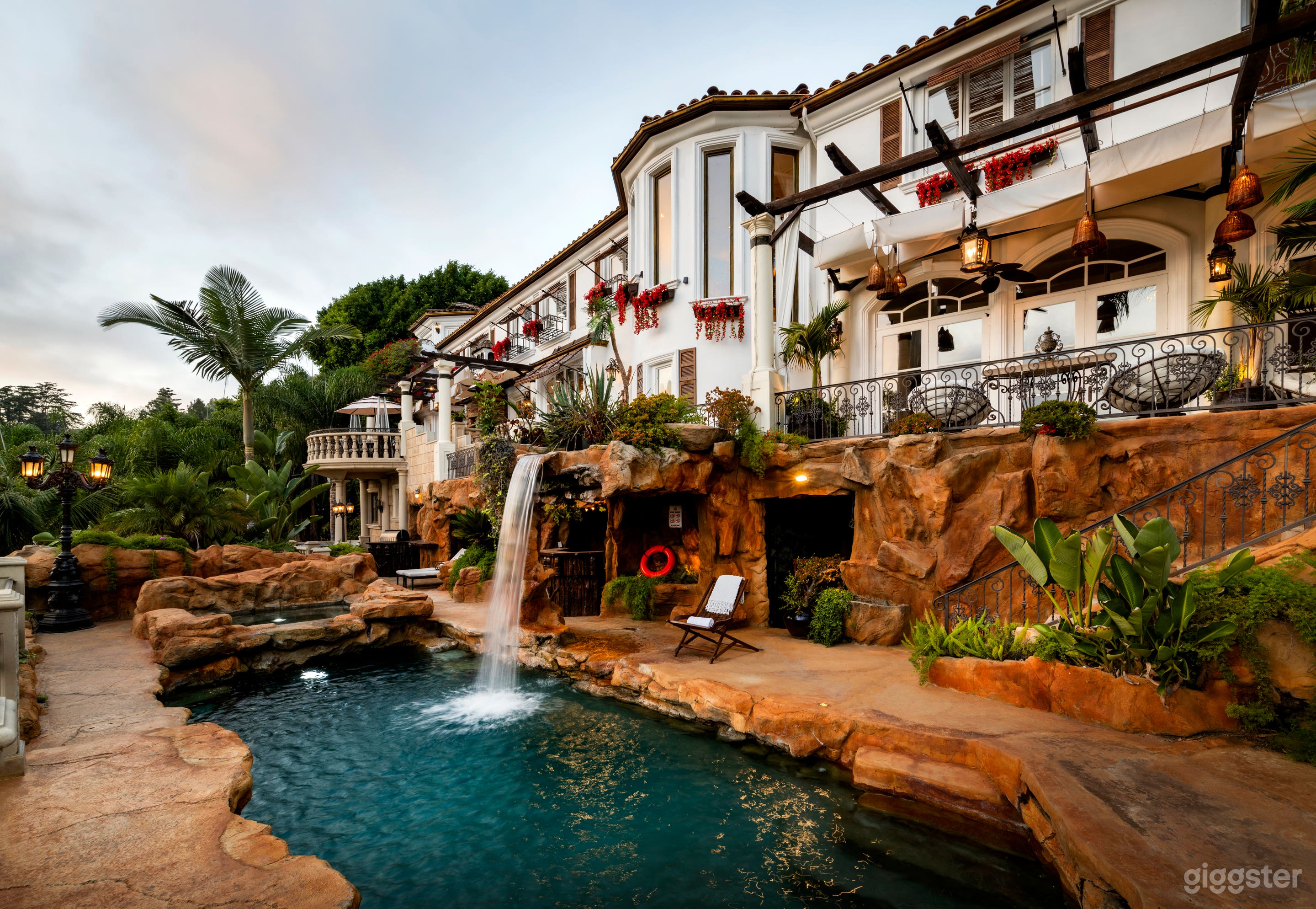  Stunning Backyard Oasis/Bel Air Villa Photo 1