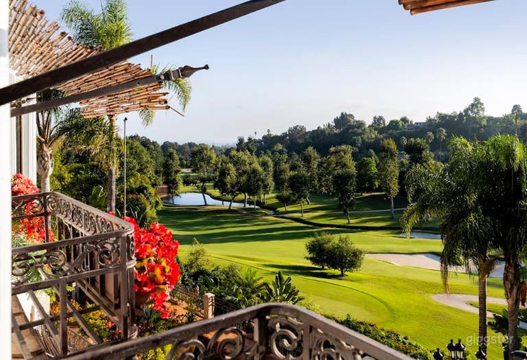   Stunning Backyard Oasis/Bel Air Villa 