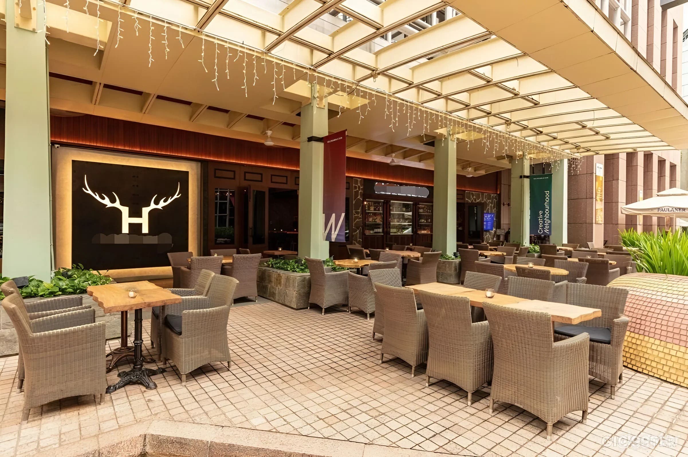 Scottish Themed Bar &amp; Restaurant in Singapore Photo 3