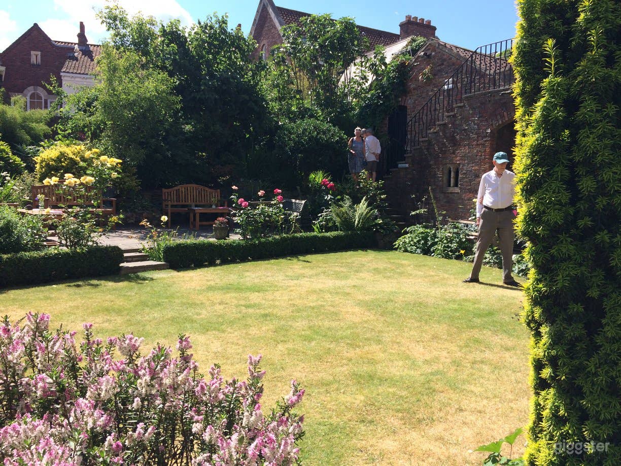 Garden for Outdoor Activities Photo 4
