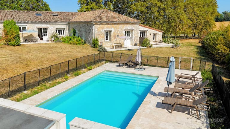  17th Century Estate, 32p, 14br, Pools, Billiards, Views, 1000m2 