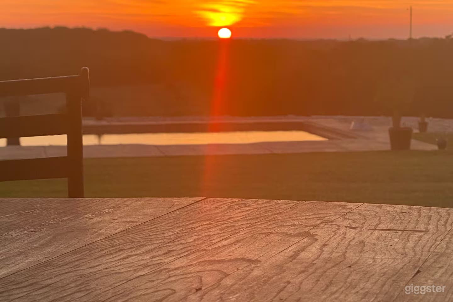 Private 17-Acre Farm Shoot Location w/ Pond &amp; Pool Photo 4