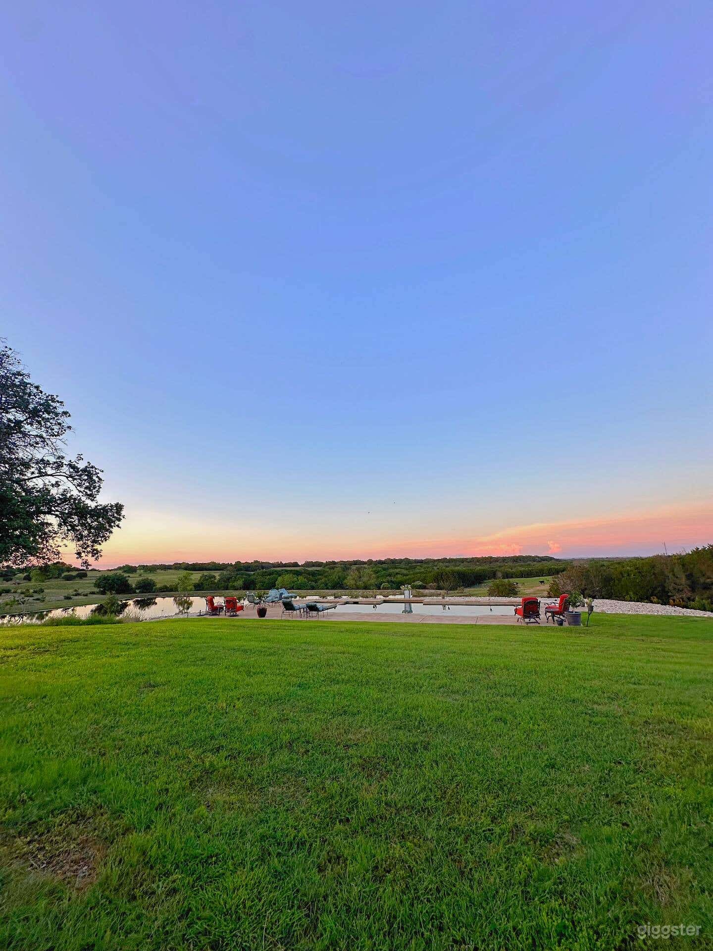Private 17-Acre Farm Shoot Location w/ Pond &amp; Pool Photo 2