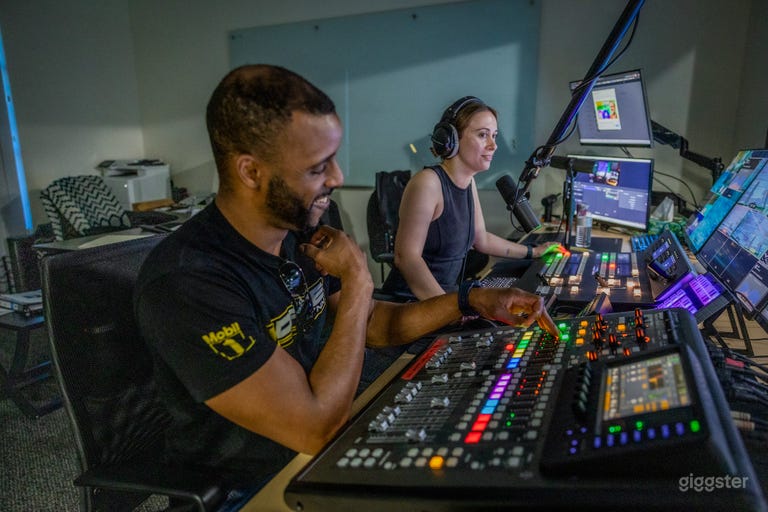  Best Podcast studio for rent in Las Vegas 