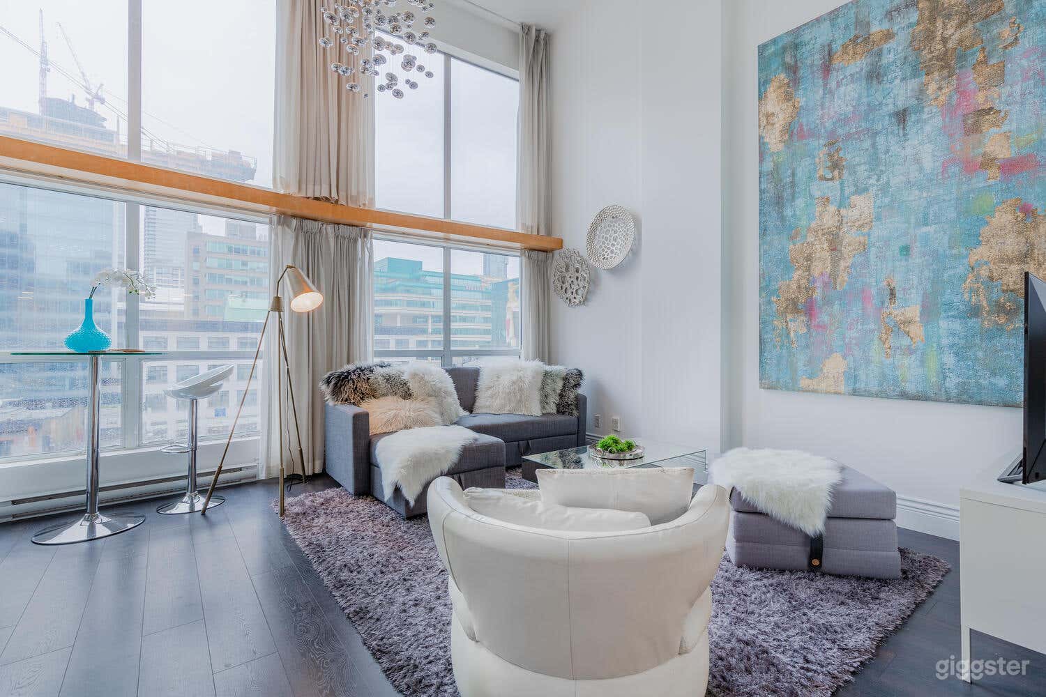 Stunning Designer Downtown Vancouver Loft Photo 4