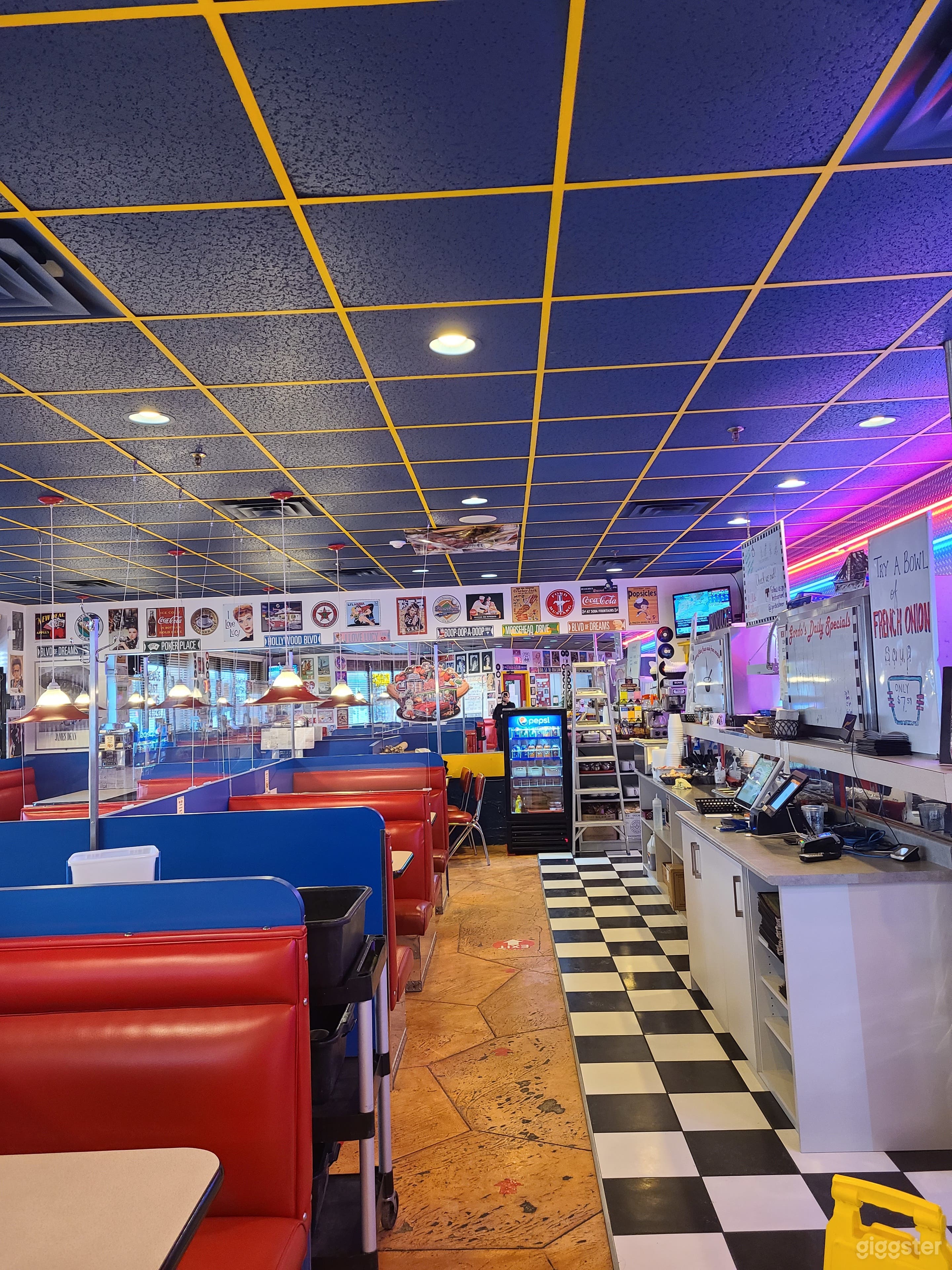 50's &amp; 60's diner  Photo 4
