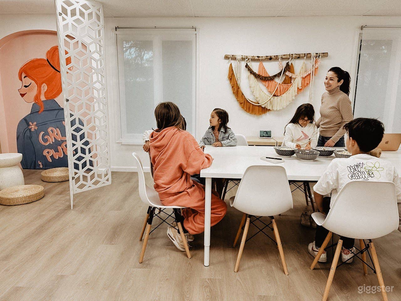 Cozy Bohemian Style Studio Photo 2