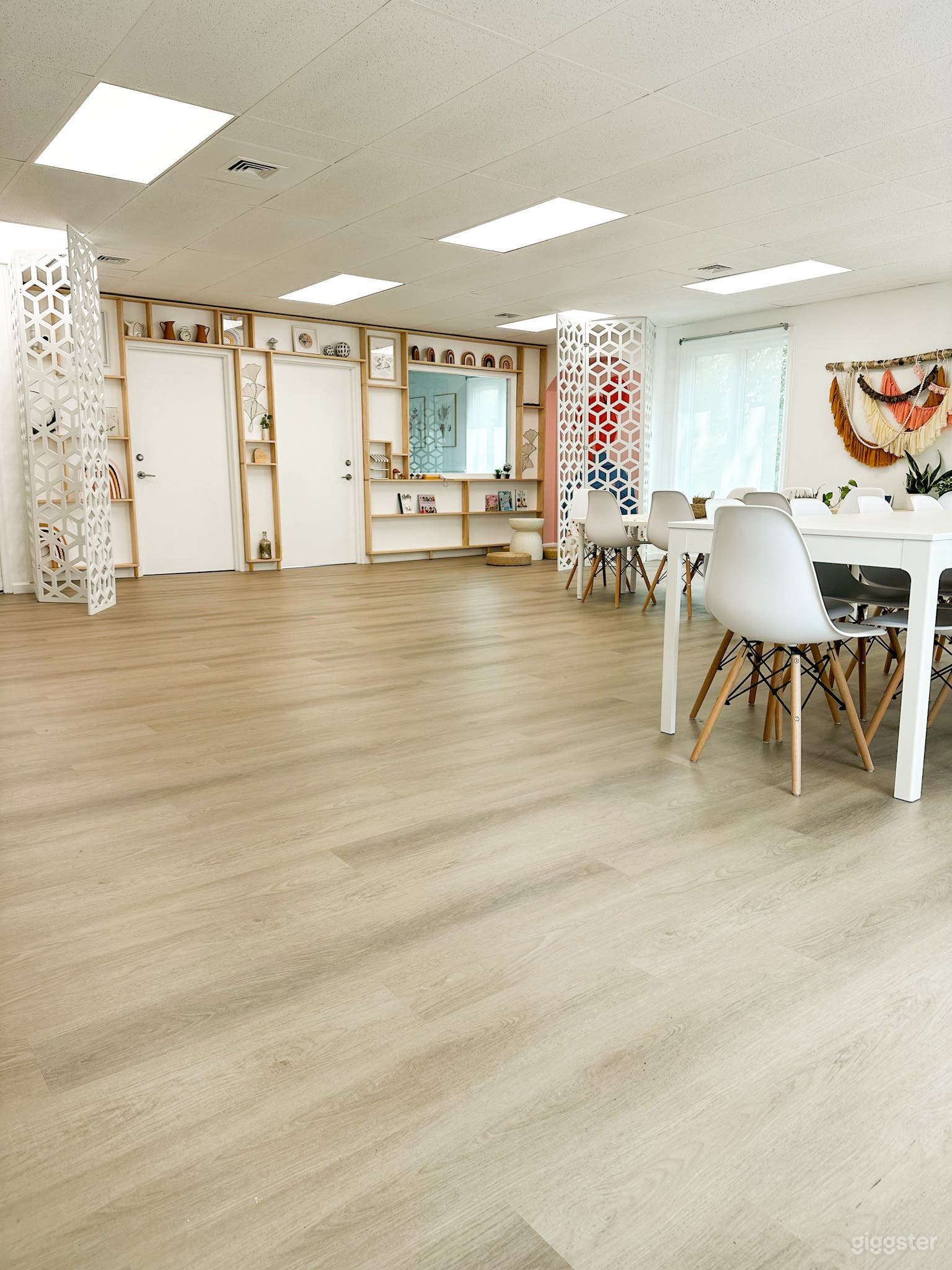 Cozy Bohemian Style Studio Photo 4