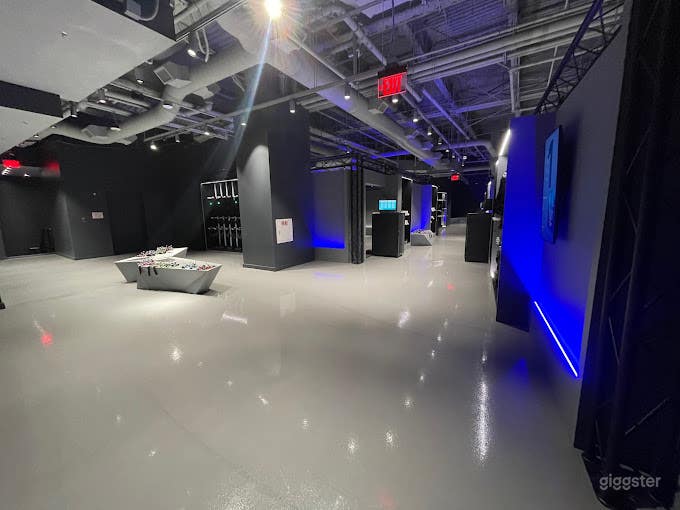 Modern &amp; Futuristic VR Space in Miracle Mile Photo 2