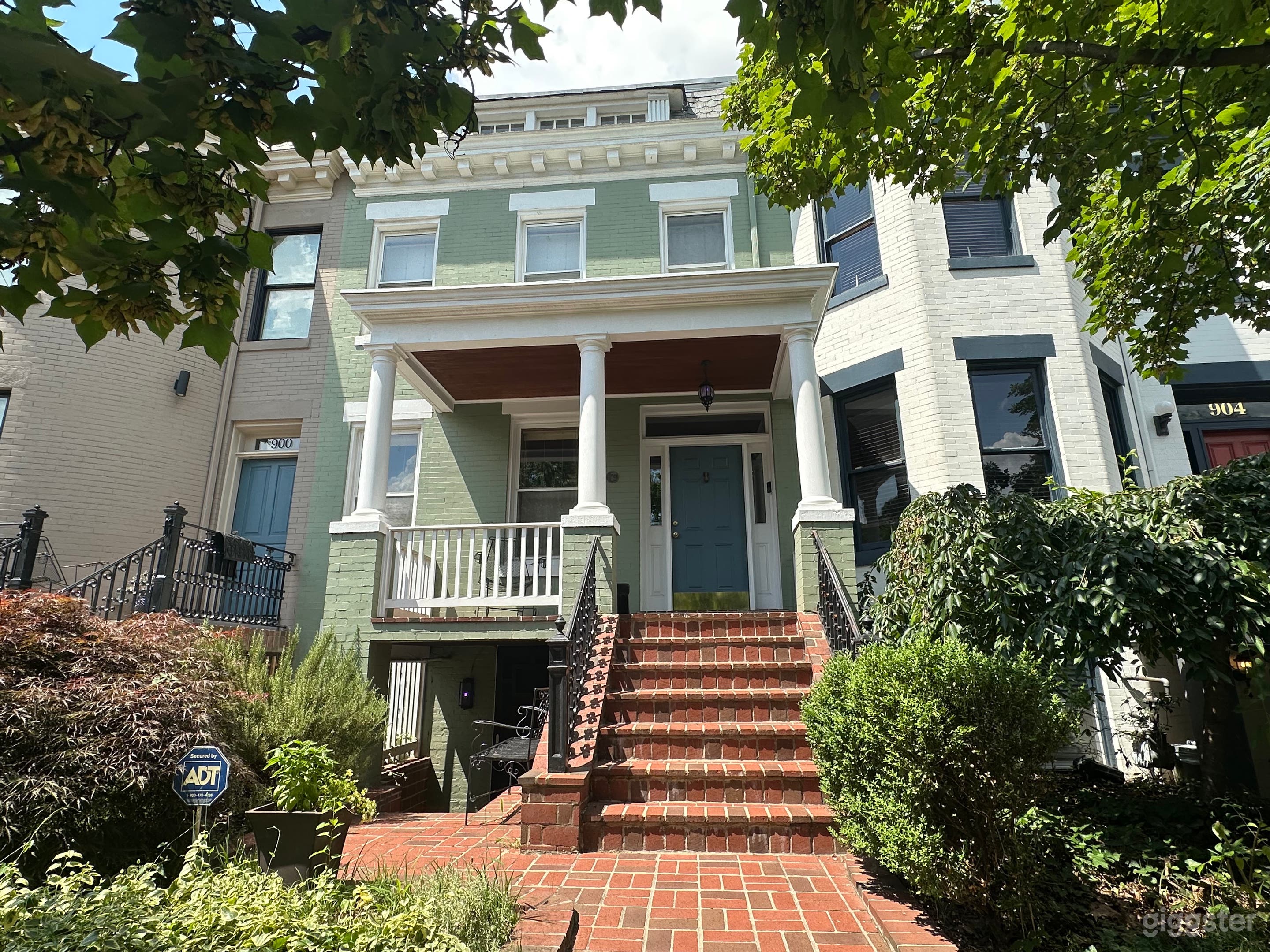 Transitional Contemporary Rowhouse on Capitol Hill Photo 1