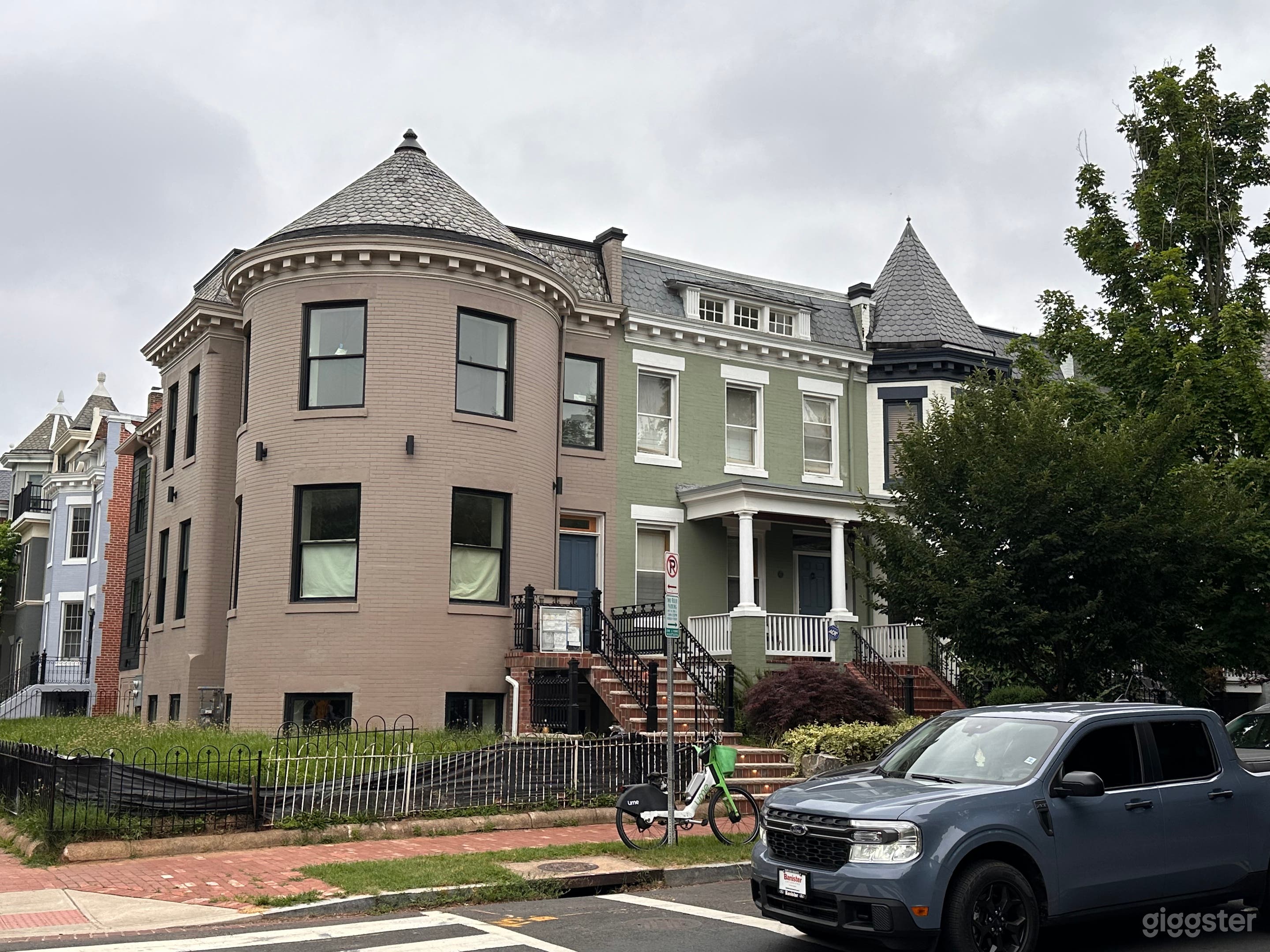 Transitional Contemporary Rowhouse on Capitol Hill Photo 4