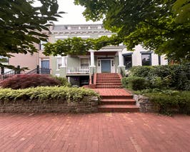  Transitional Contemporary Rowhouse on Capitol Hill 