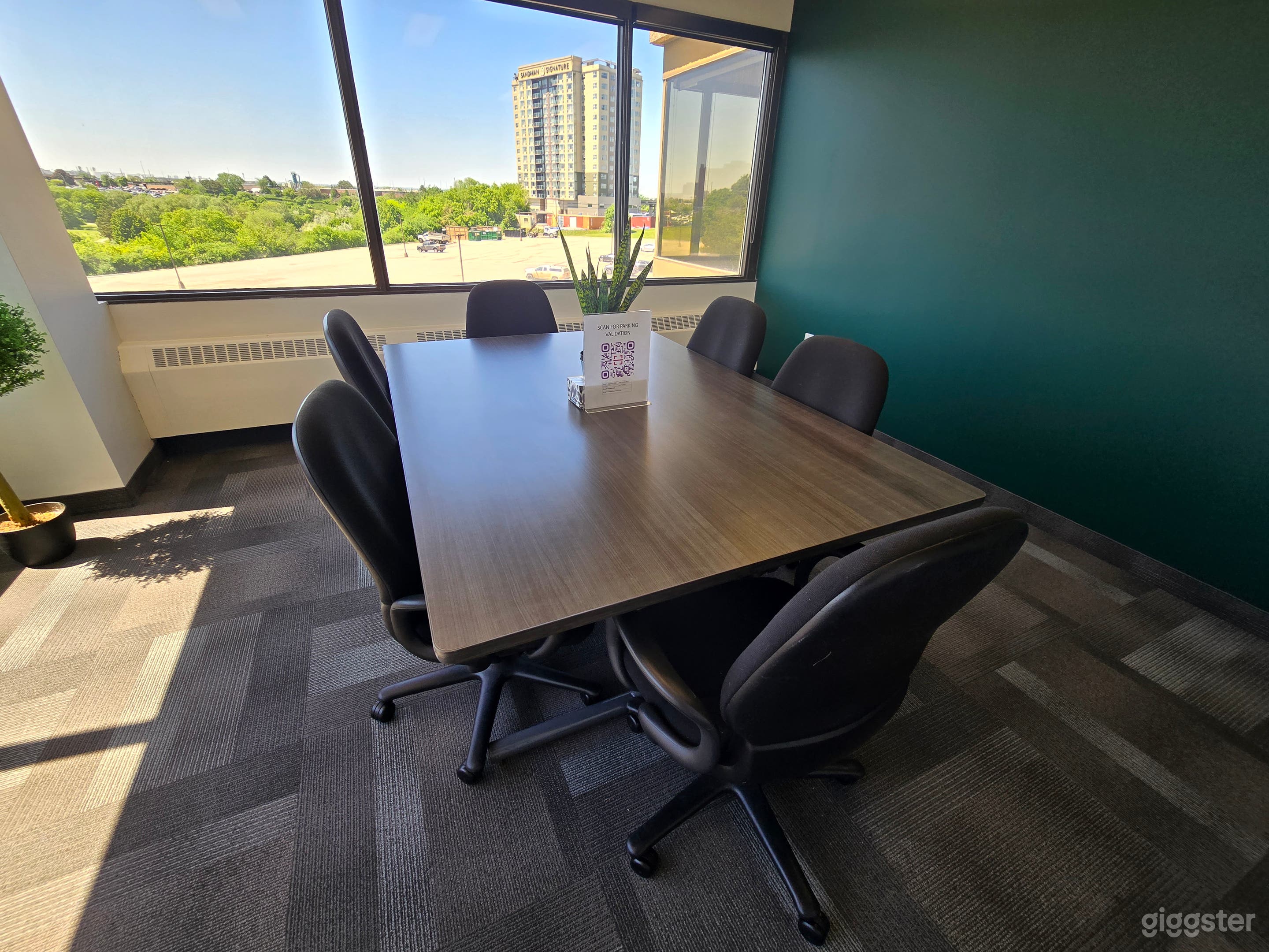 Creative Meeting Room for 8 (Room #11) Photo 2