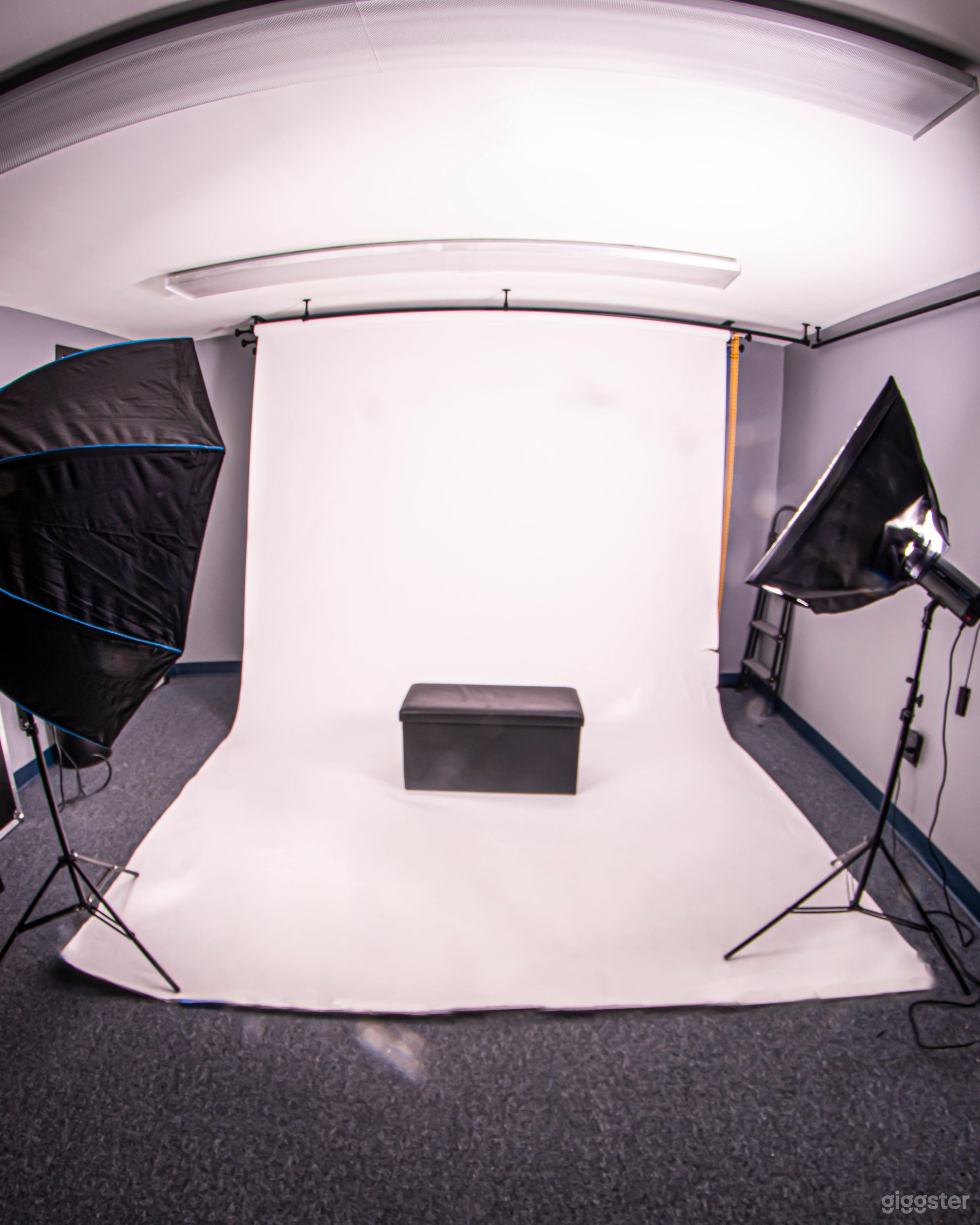 Cozy, Creative Studio Space Photo 4