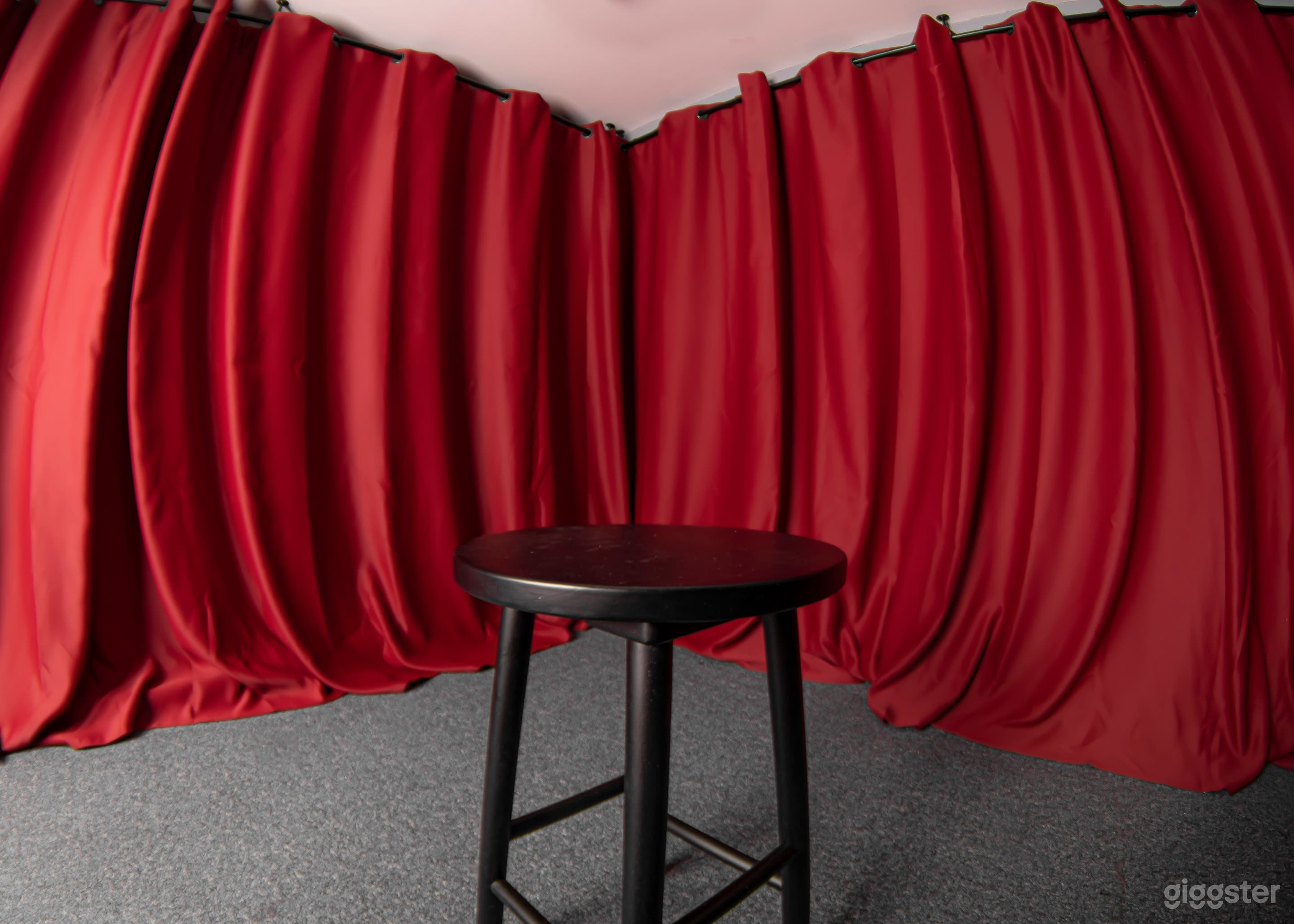 Cozy, Creative Studio Space Photo 4