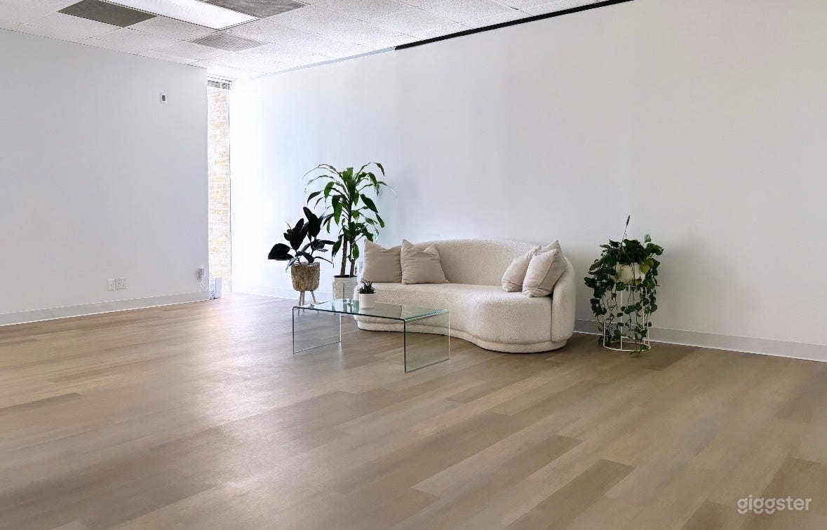 Natural light content/photography studio Photo 1