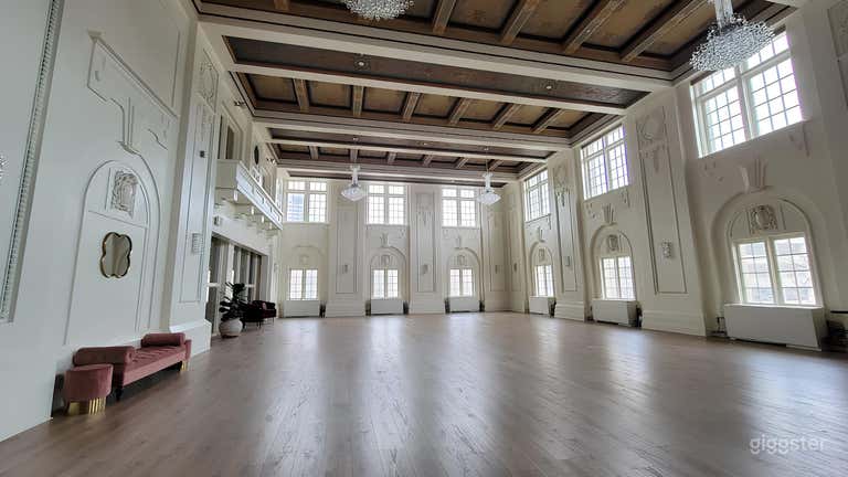  Elegant Historic Ballroom For Film, Photo, & Events 