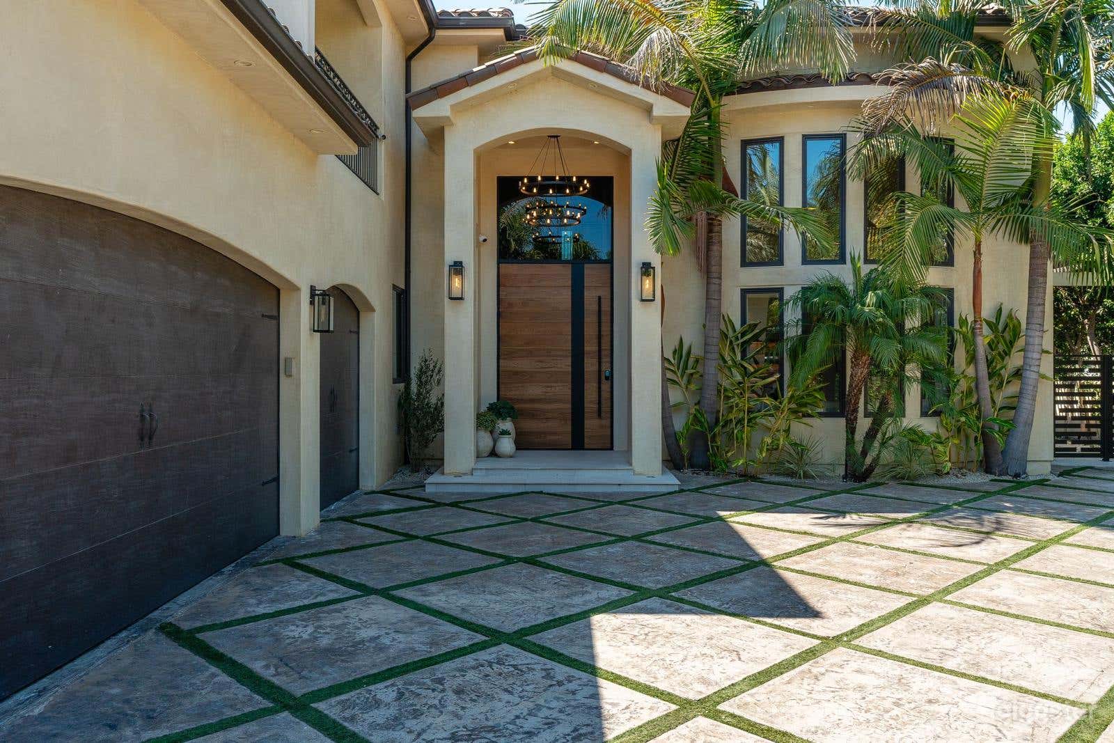 Mediterranean Style Luxury Home With Boho Inspired Photo 4