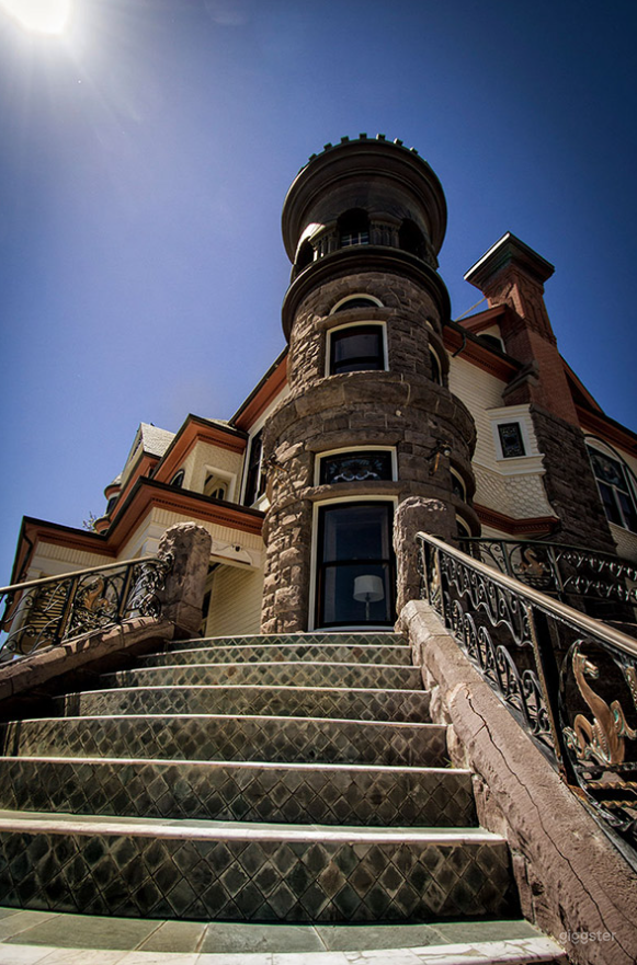  Victorian elegant Mansion in Piru Photo 2