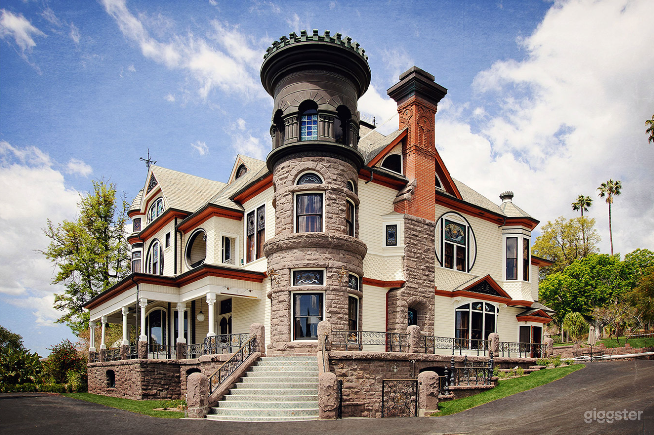  Victorian elegant Mansion in Piru Photo 1