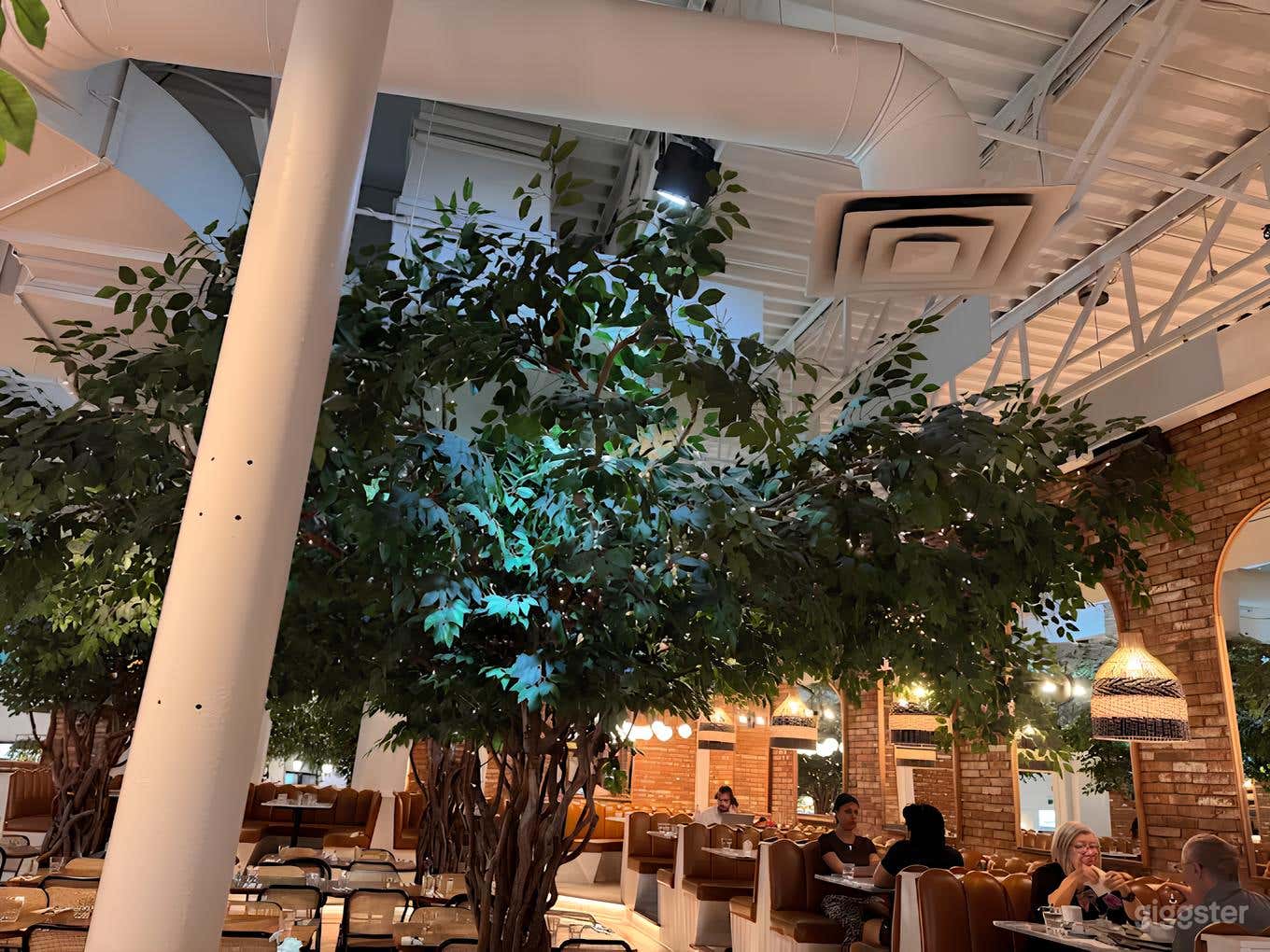 Tree-Filled European Cafe/Bar Setting in Downtown Toronto Photo 4