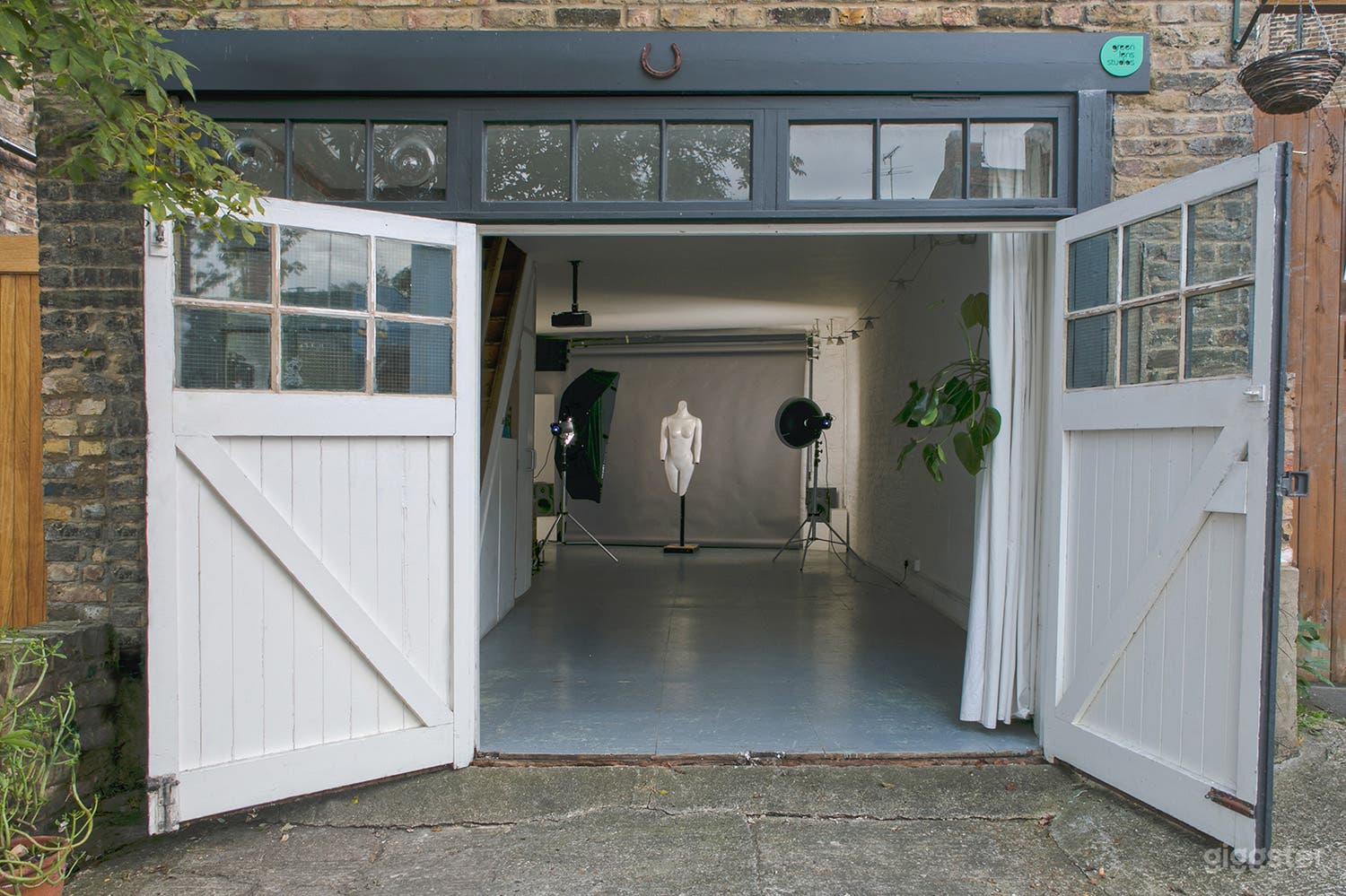 Charming Converted Stables Venue for Dining, Events etc Photo 2