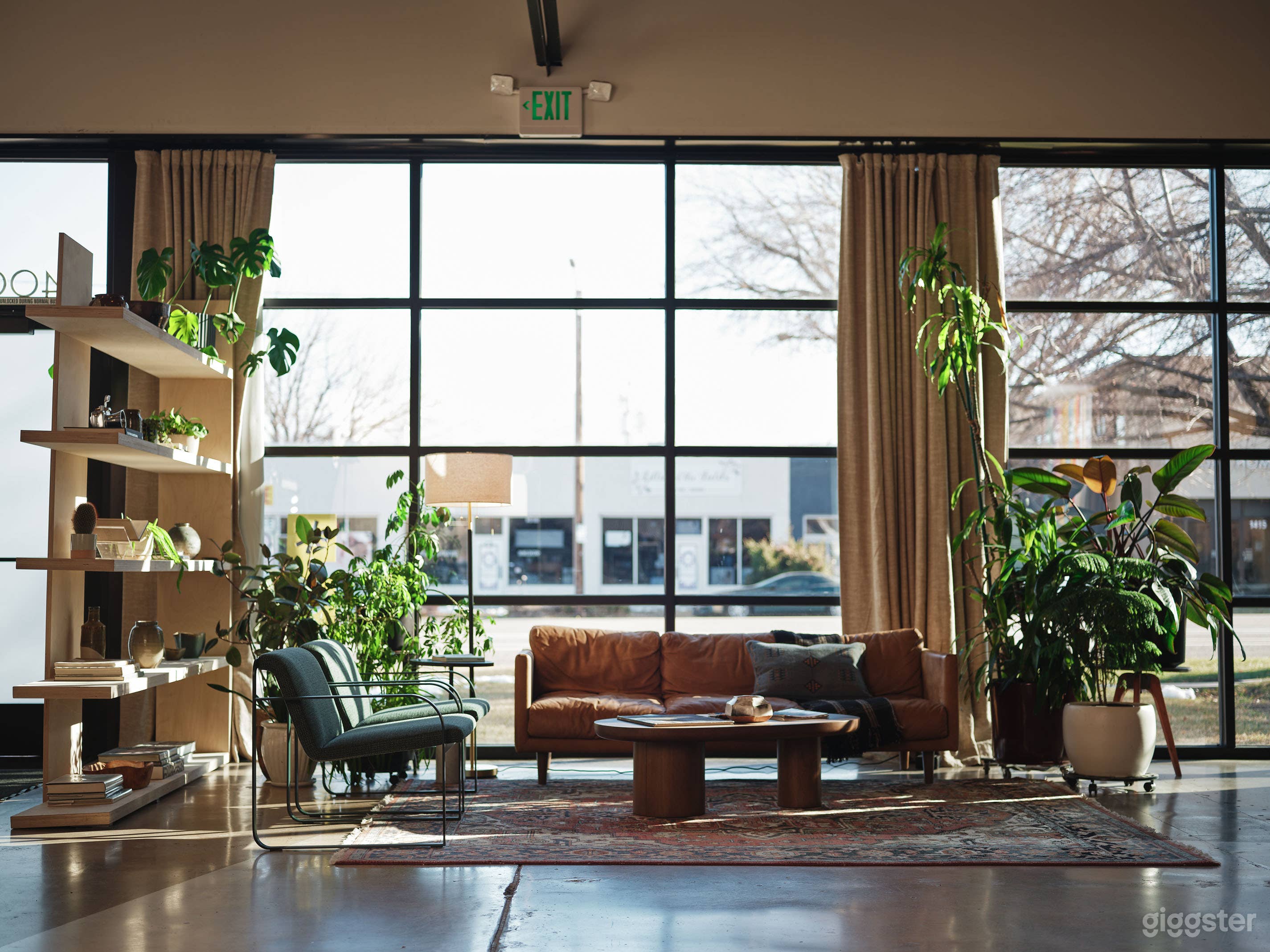 A Contemporary Photo &amp; Film Studio Photo 4