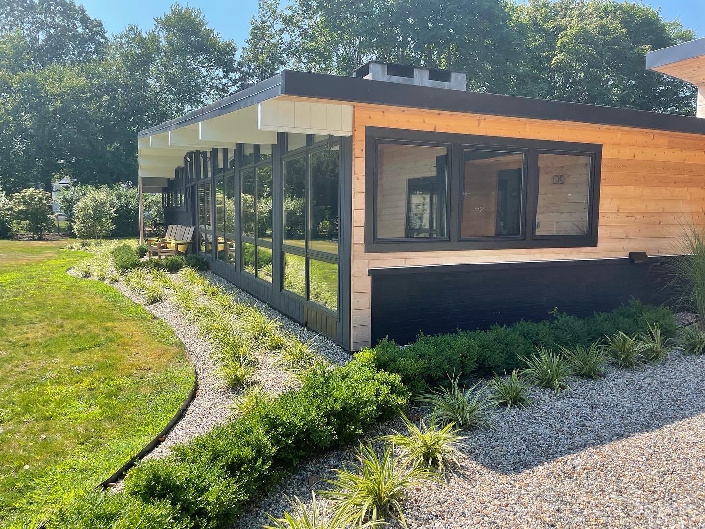 MidCentury Modern home with exquisite kitchen Photo 1