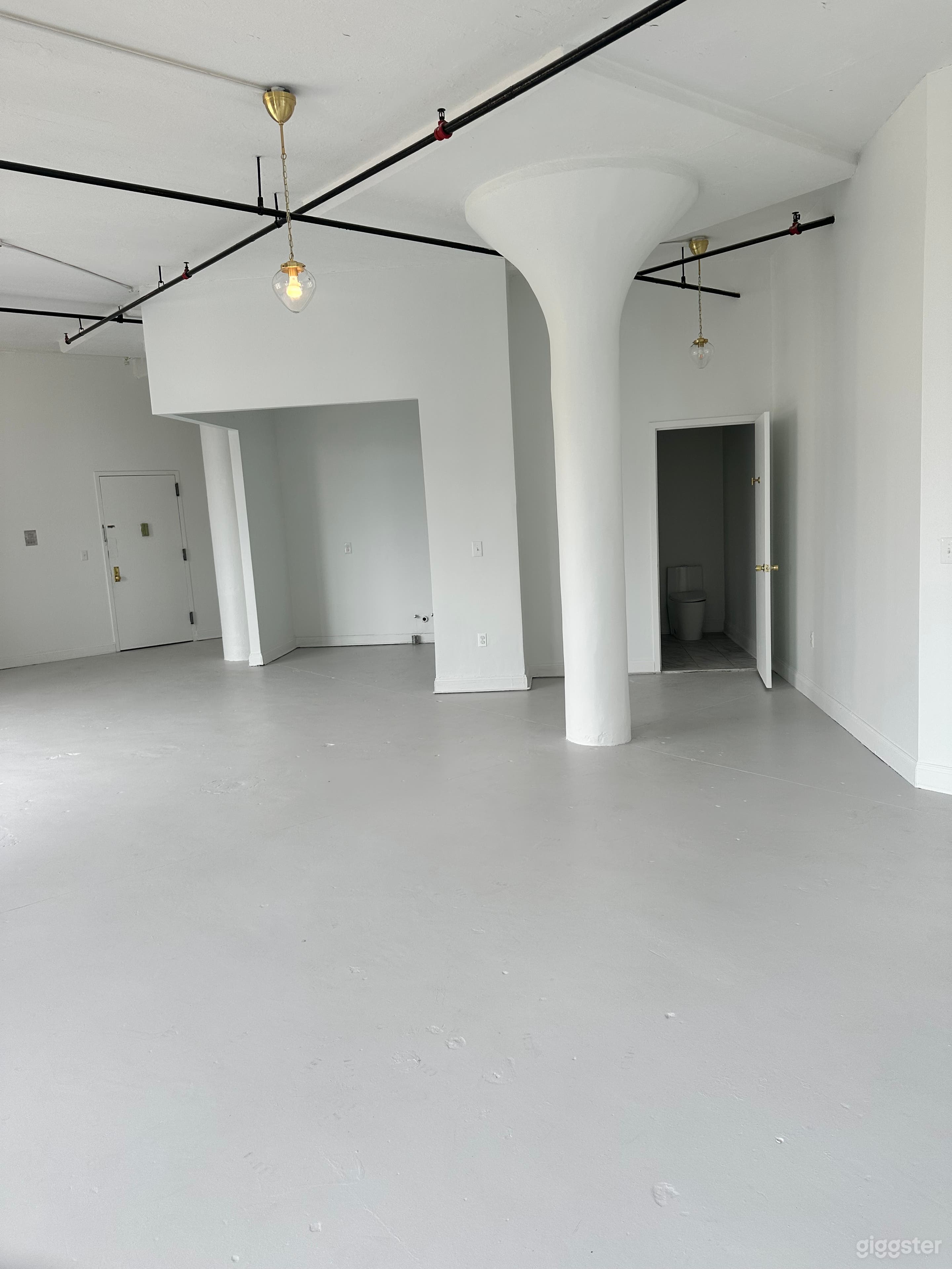 Industrial Penthouse w/ Skyline View Photo 1