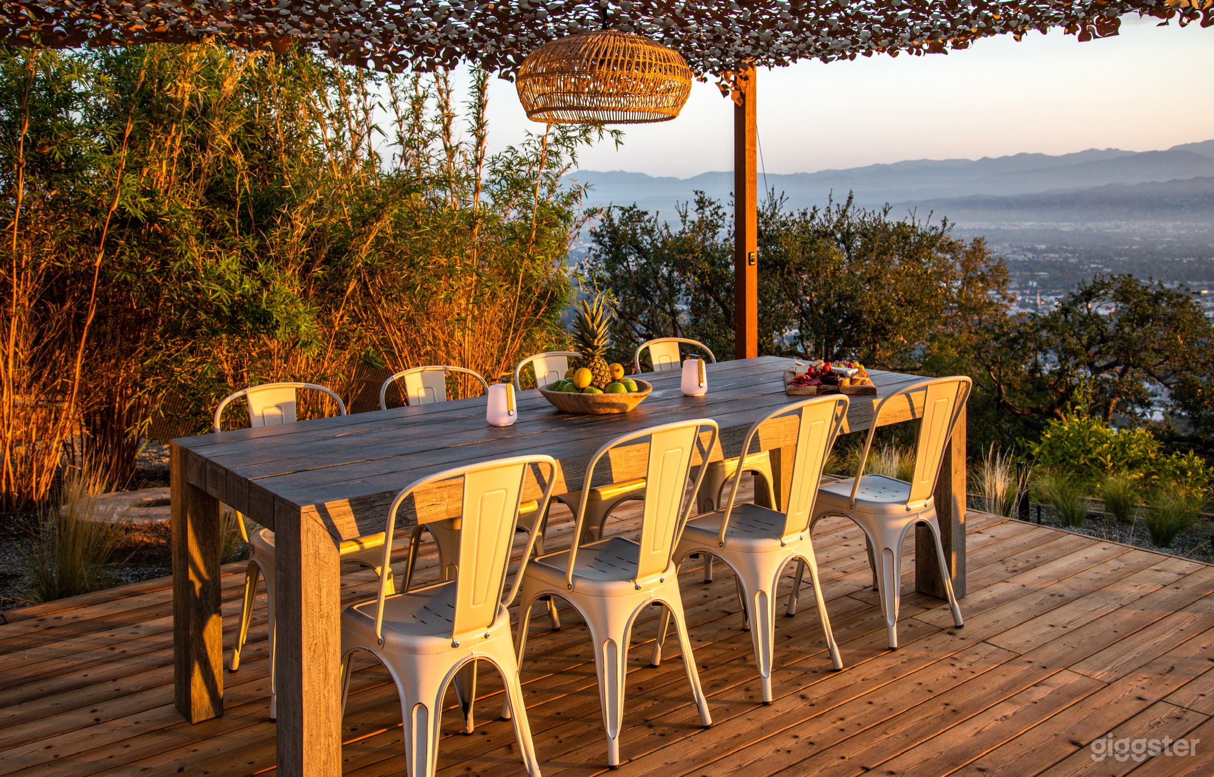 Airstream in Hollywood Hills with city views Photo 3