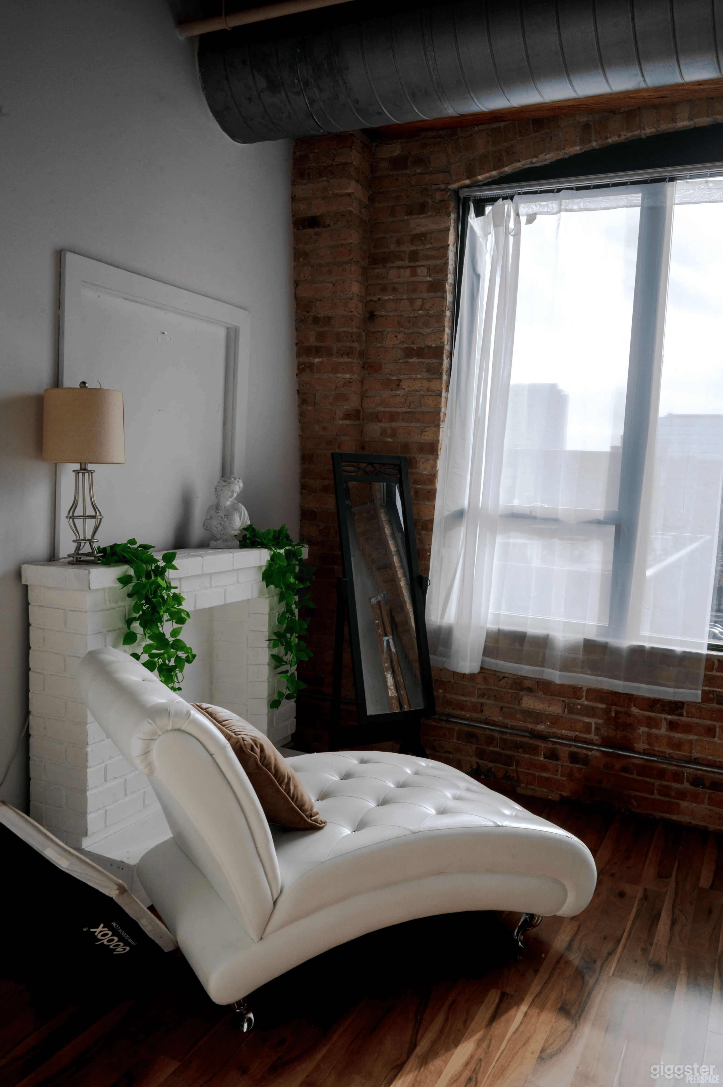 Industrial-Chic Loft w/ Natural Light – Fulton Market Photo 4
