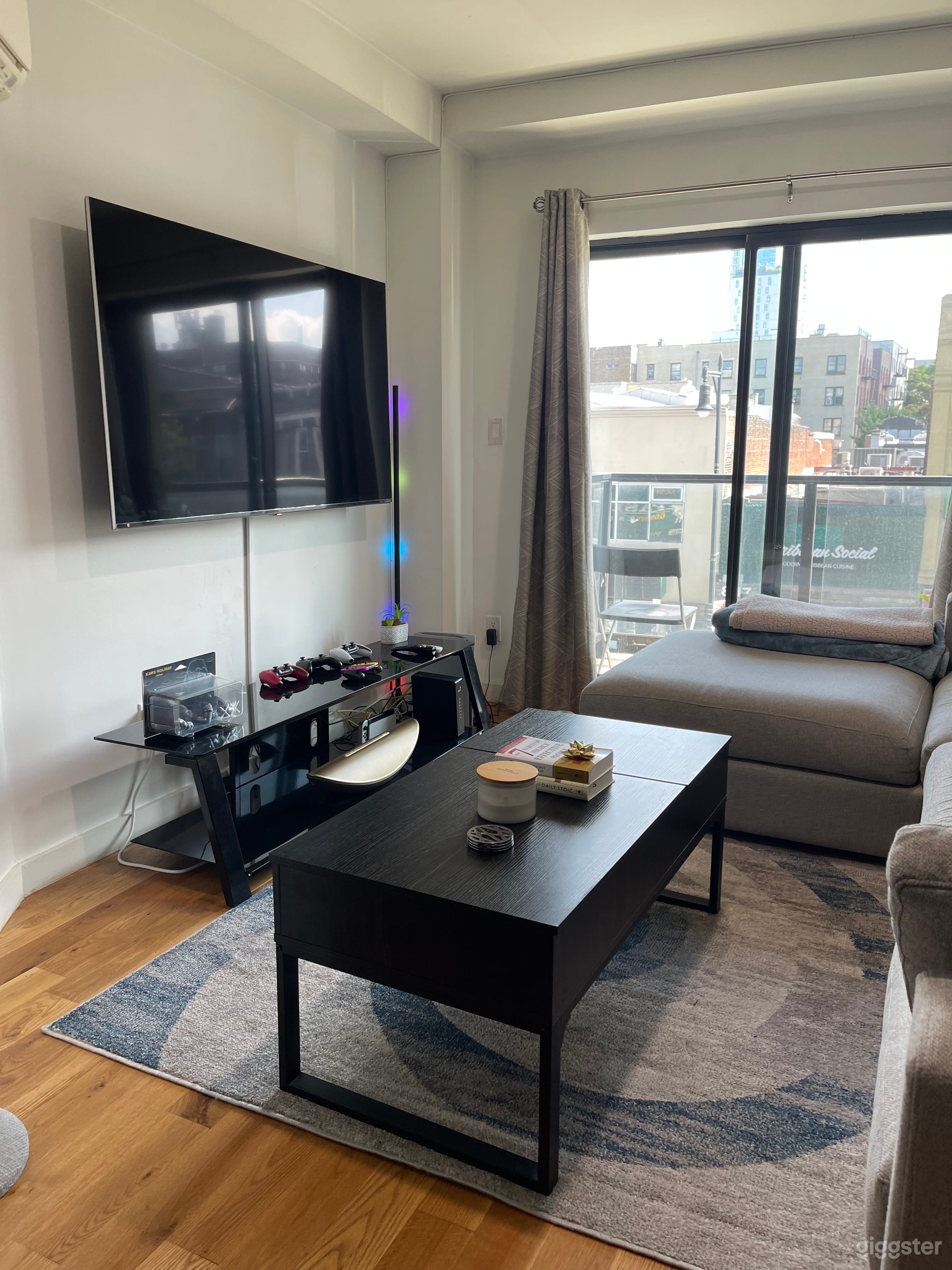 Beautiful Loft in heart of Brooklyn Photo 1