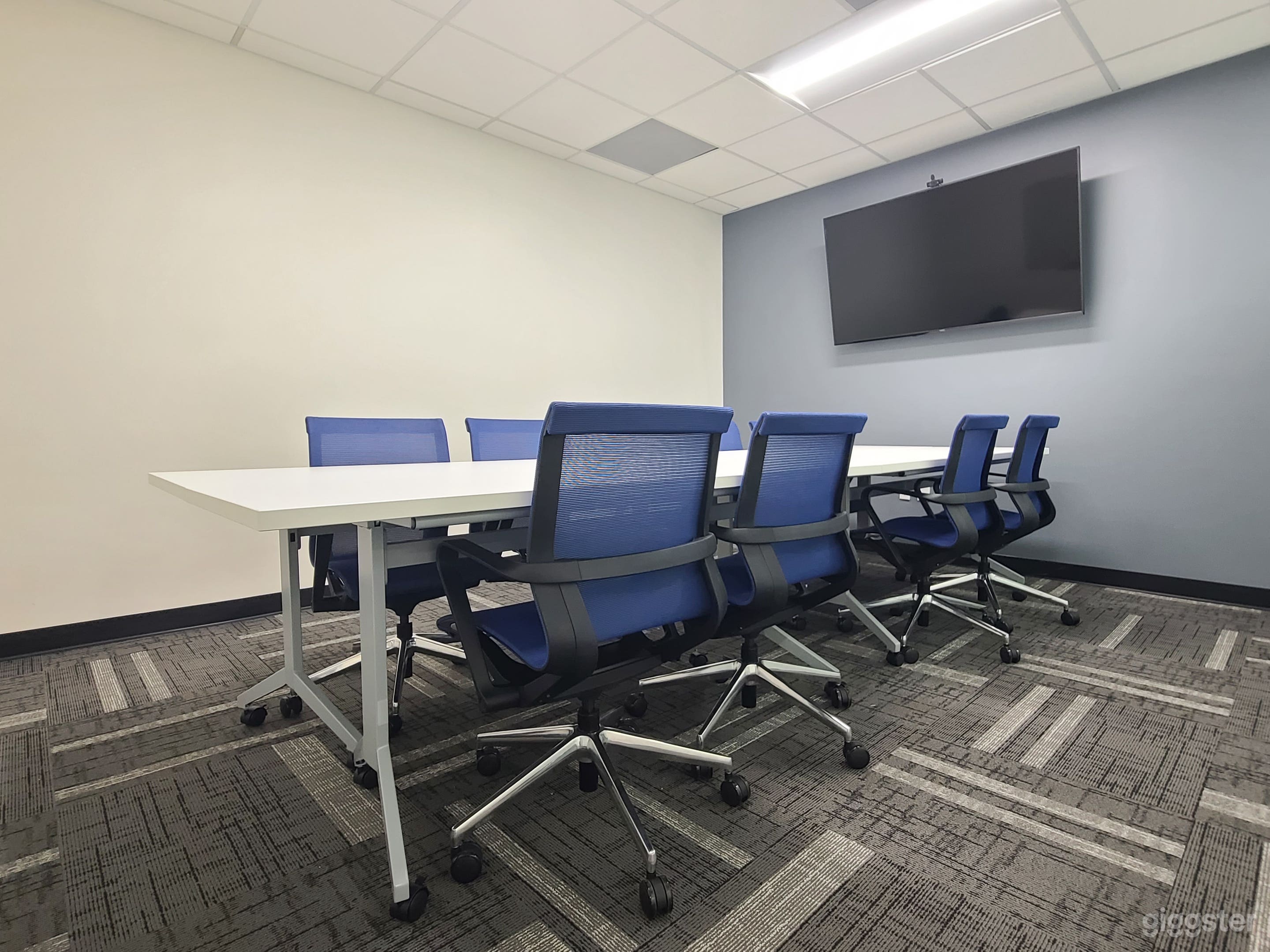 Medium Conference Room in Riverside (4th Floor) Photo 1