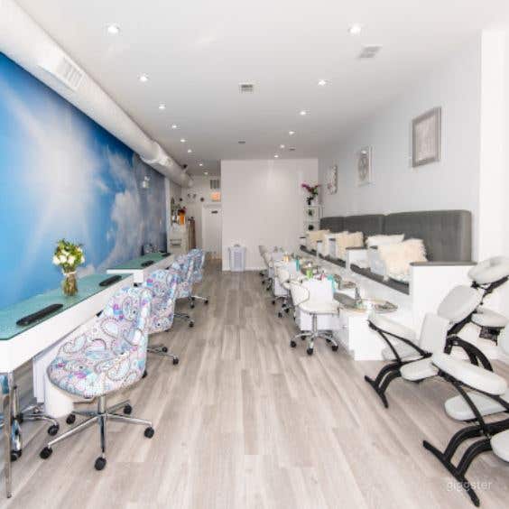  Dazzling Spa & Nail Salon in Chicago 