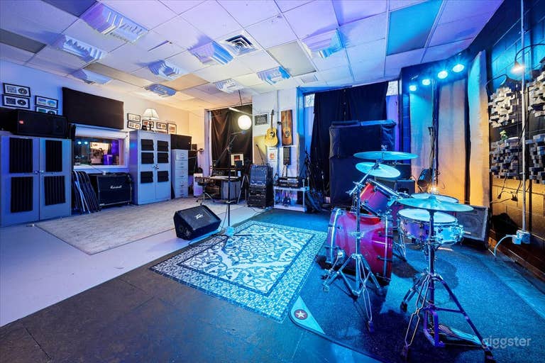  Large band room. 
