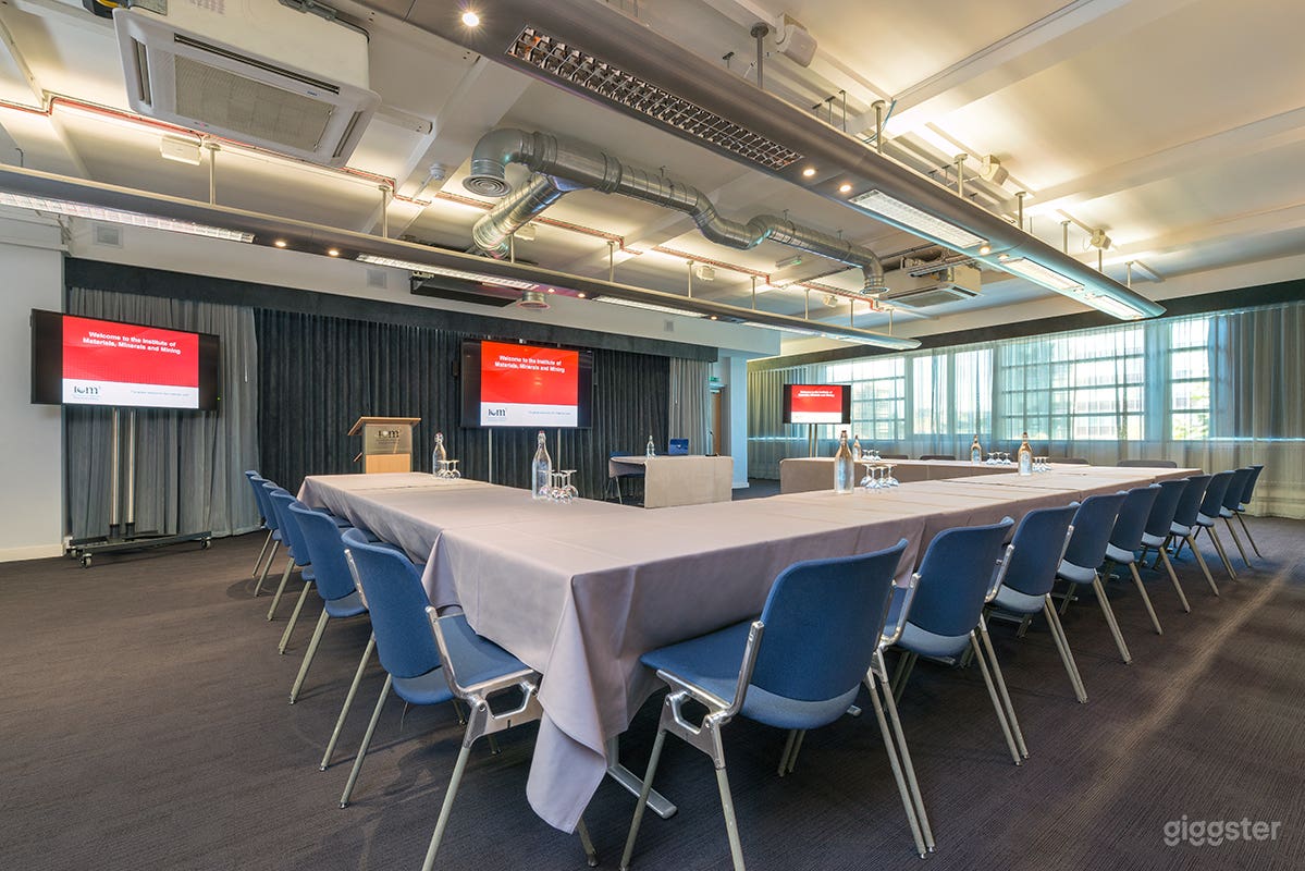 Versatile Professional Venue in Central London Photo 4