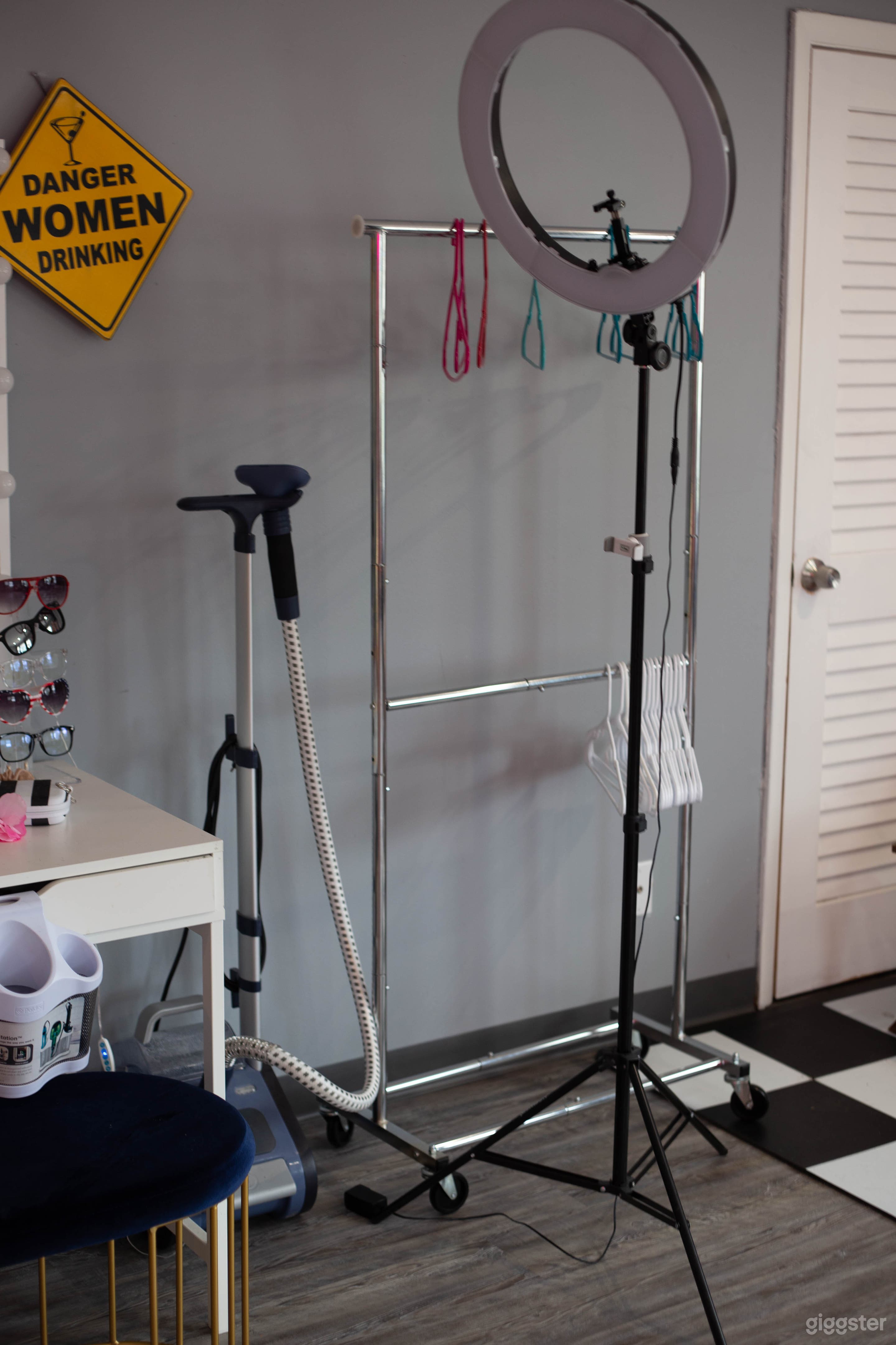 Steamer &amp; clothing rack.