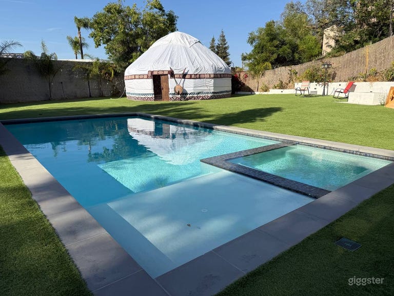  Mediterranes Anwesen mit Pool, Jurte, russischer Banja 