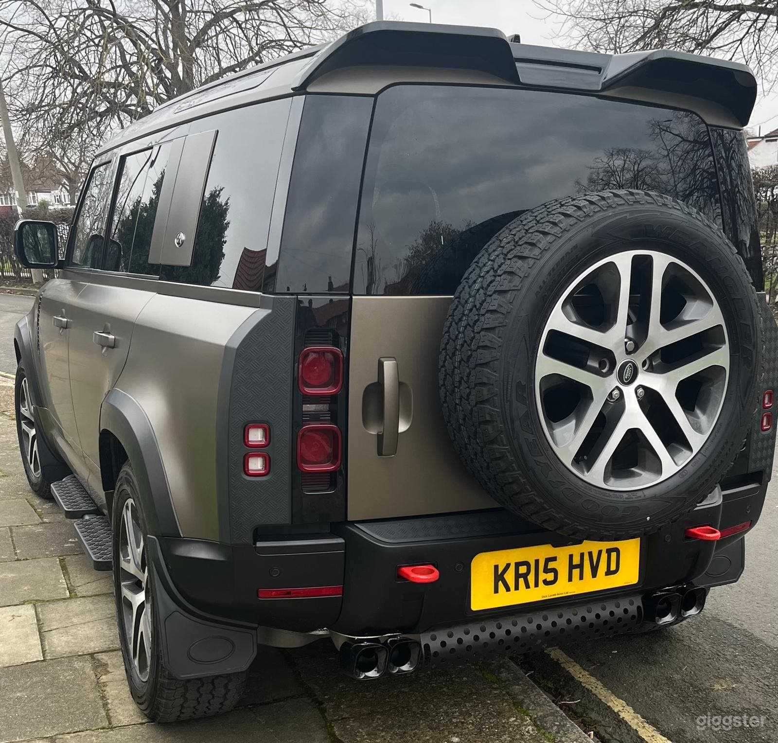 Land Rover Defender Available for Film Hire Photo 4