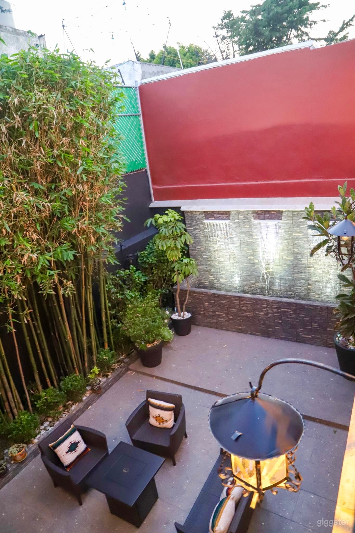 Artistic Folk Art Modern Home in Mexico City Photo 2