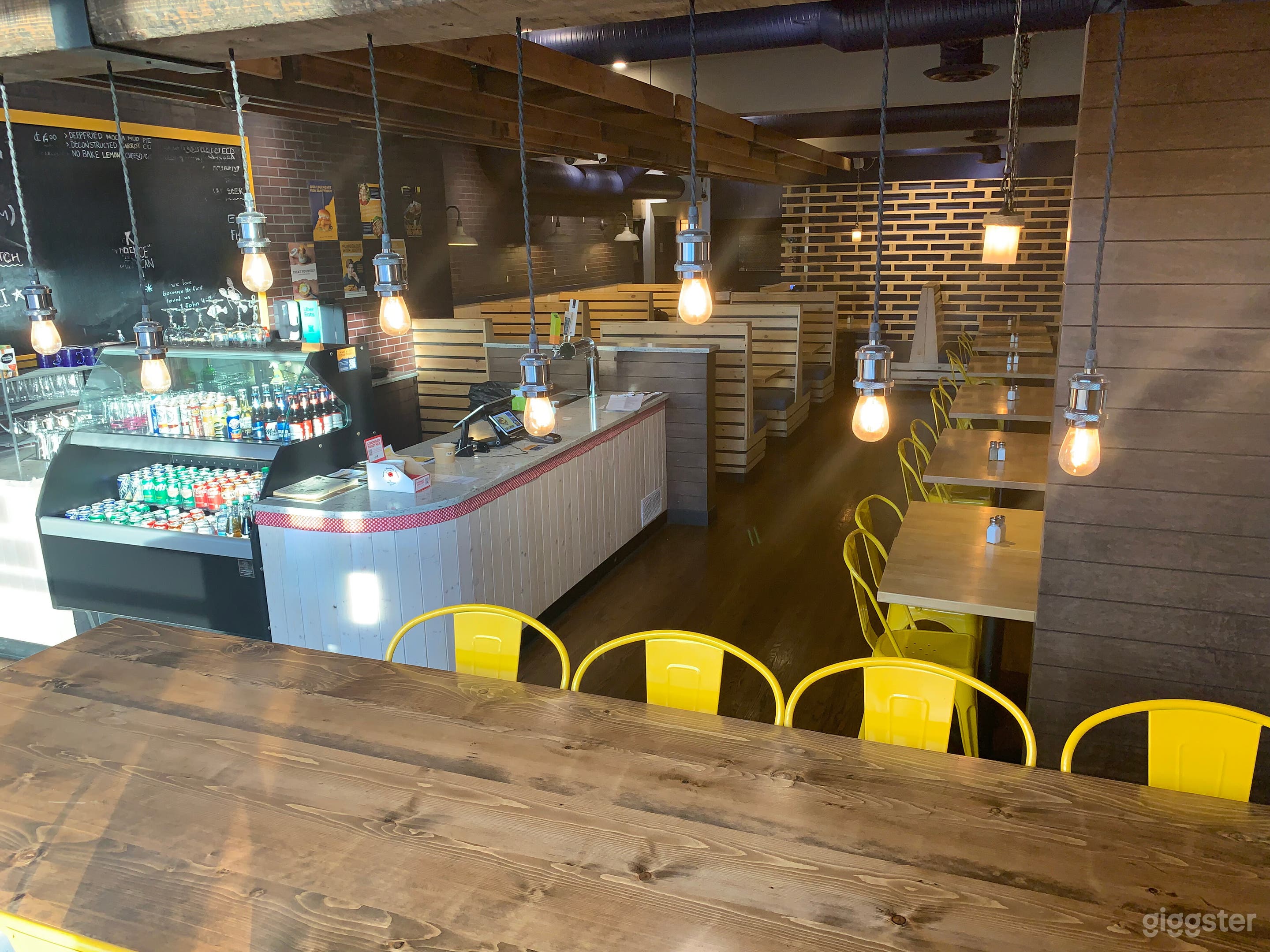 Beautiful Family Restaurant in Calgary Photo 1