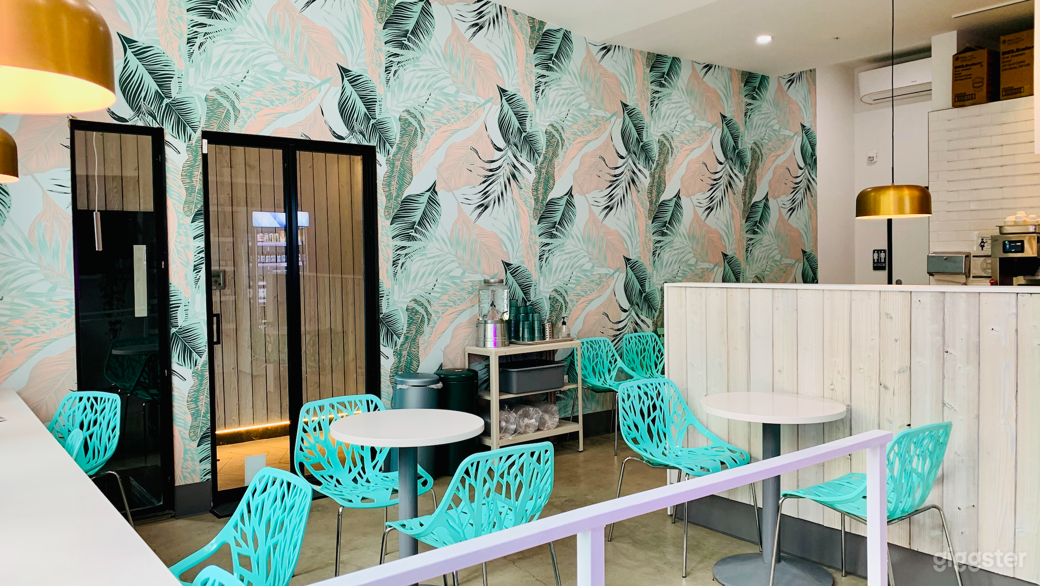 Hip, Colorful Café in the Alberta Arts District Photo 3